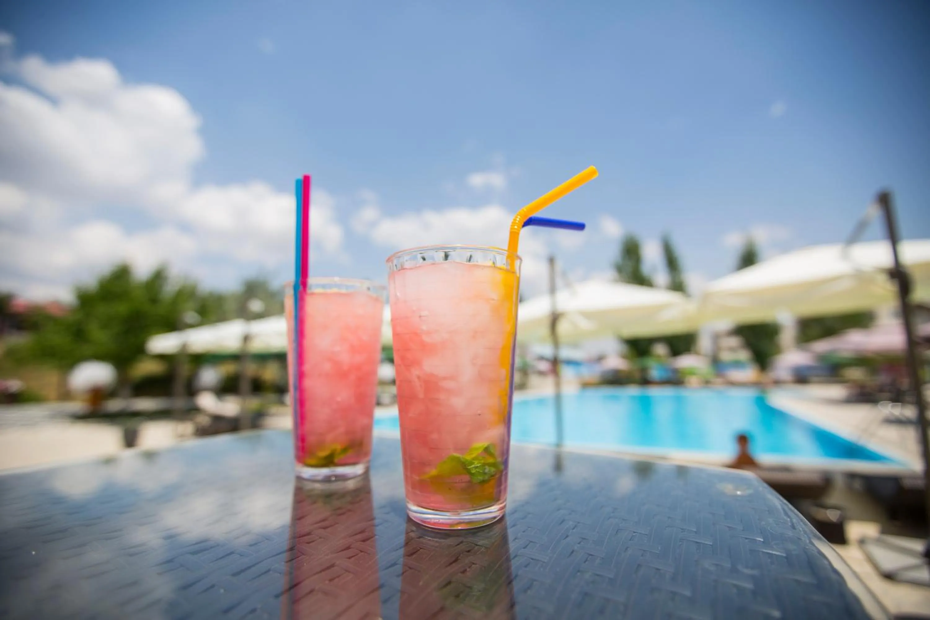 Restaurant/places to eat in Cross Health Spa Center