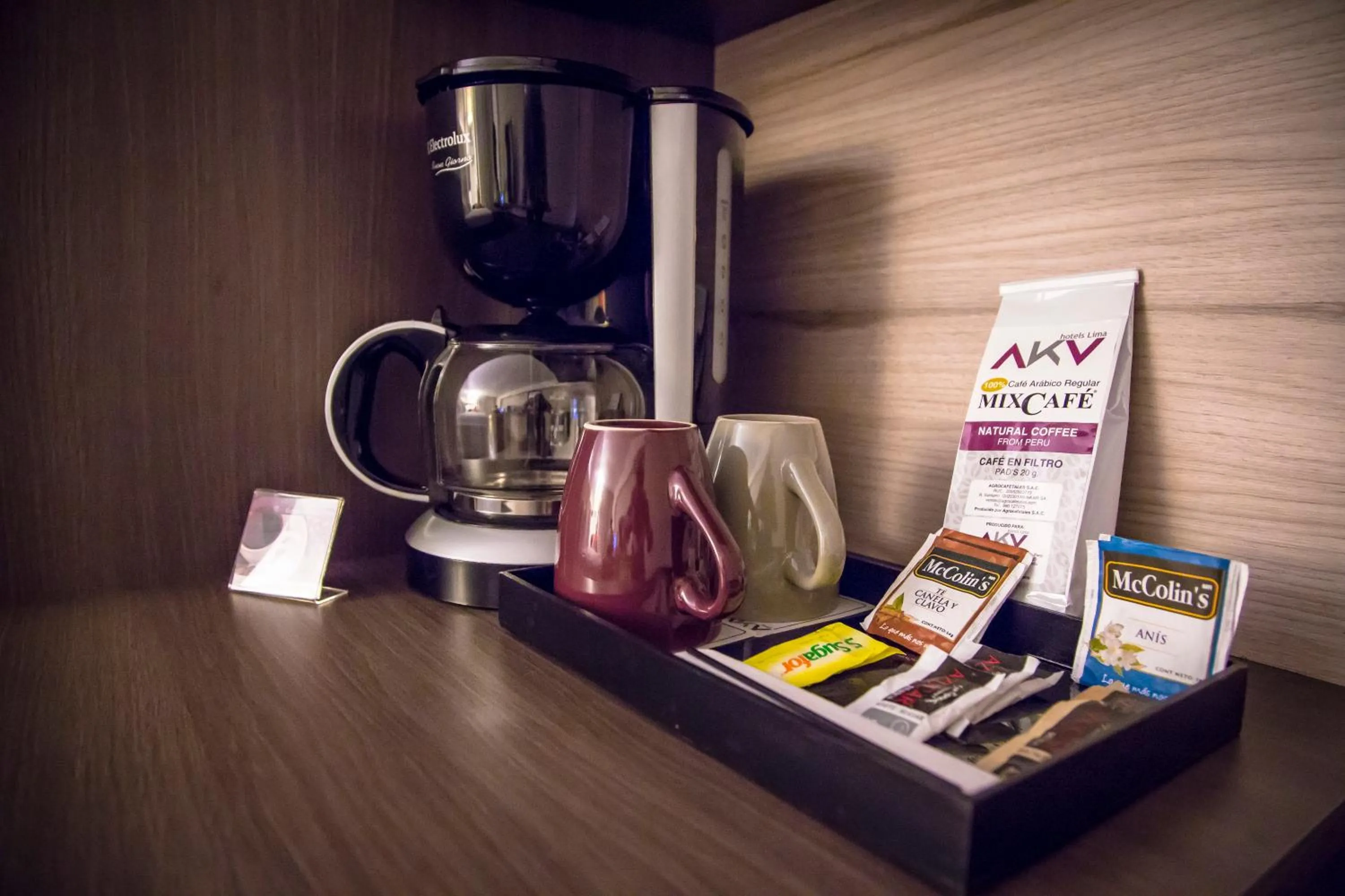 Coffee/tea facilities in Aku Hotels