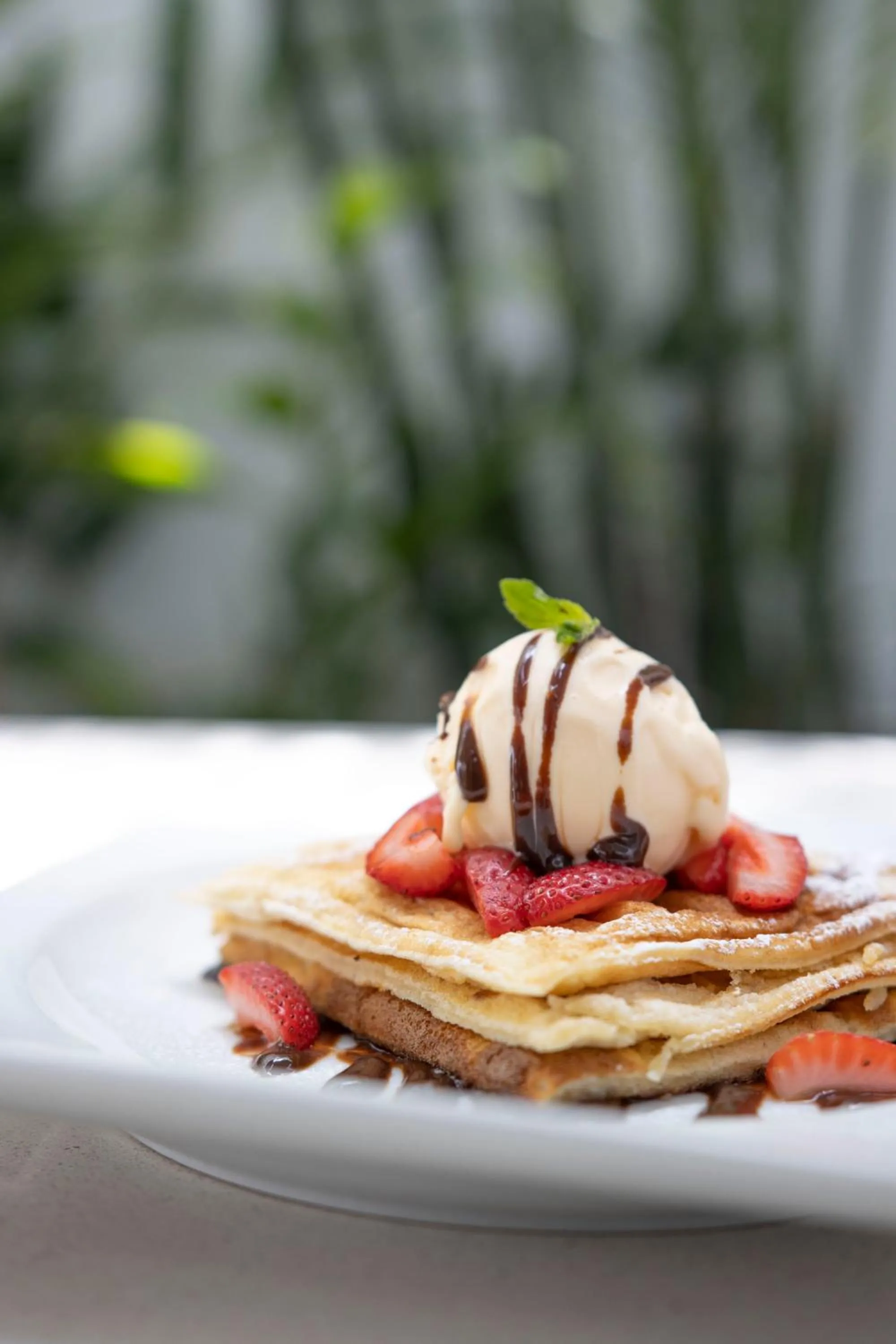 Restaurant/places to eat in Aku Hotels