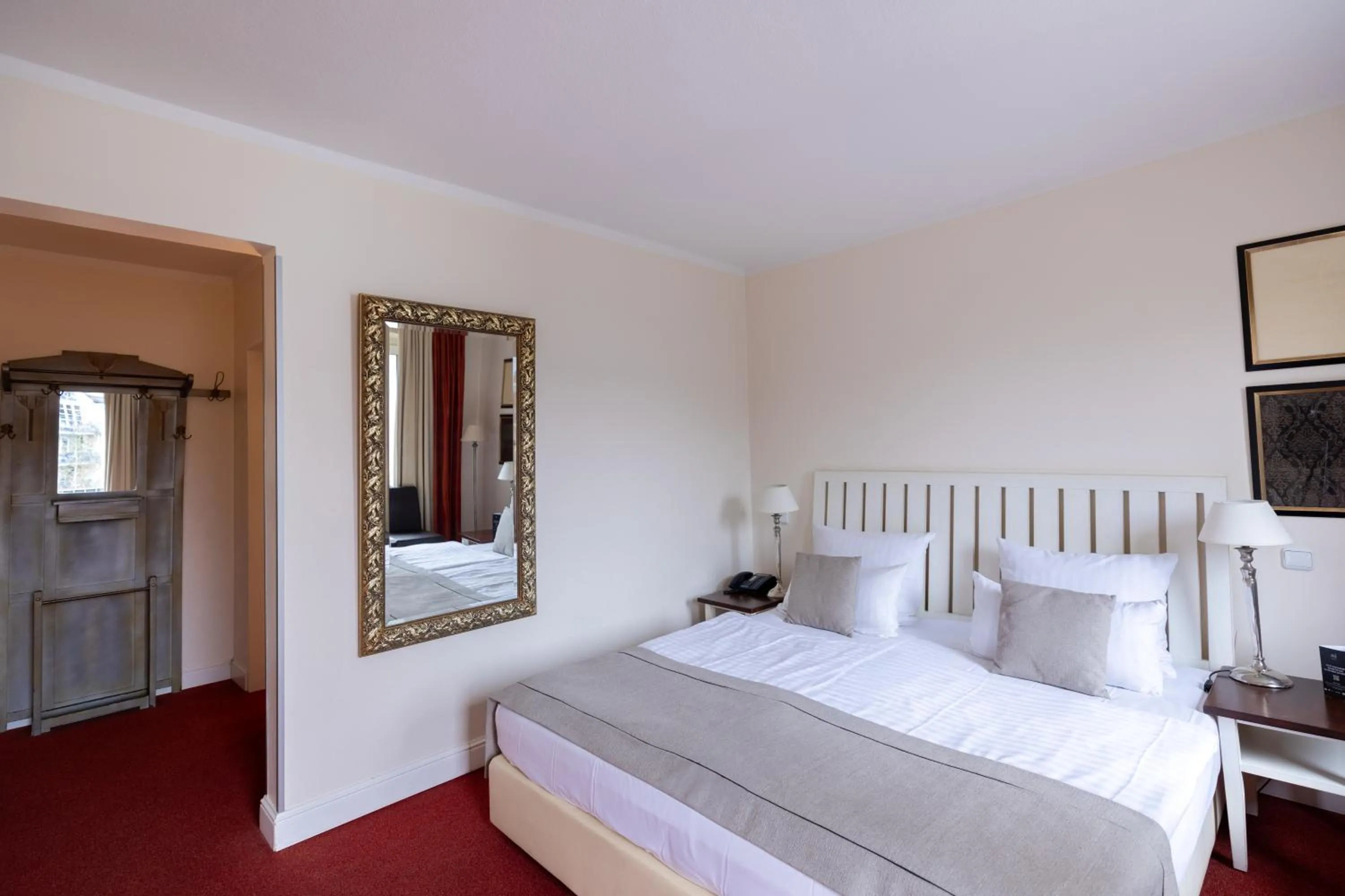 Photo of the whole room, Bed in Hotel Bremer Haus