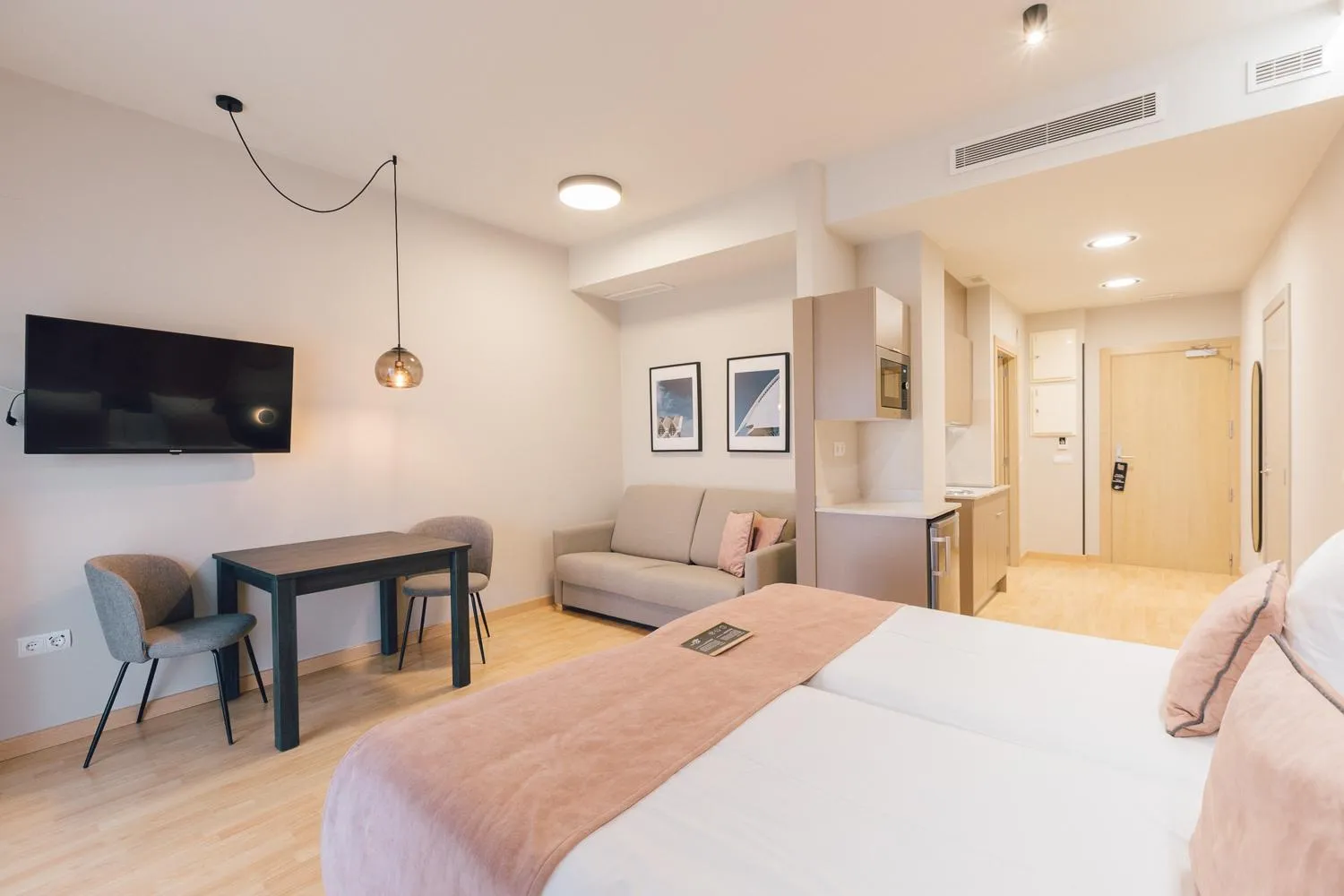 Bed in Palau Suites & Apartments