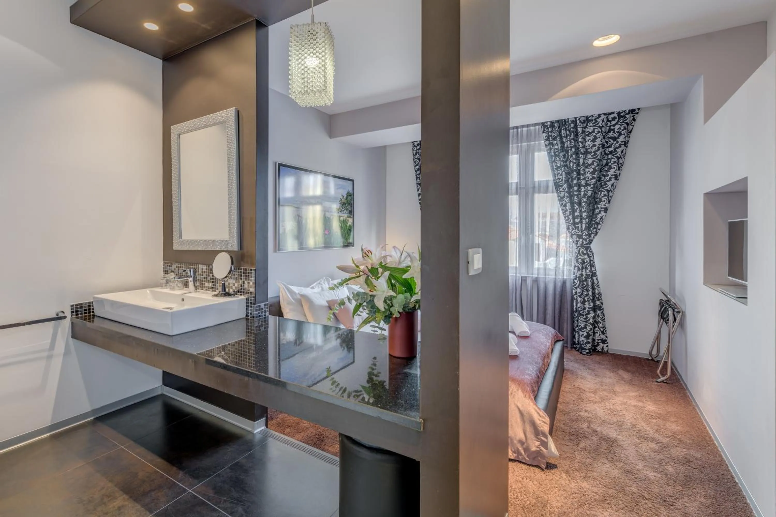 Bedroom, Bed in Starlight Luxury Rooms