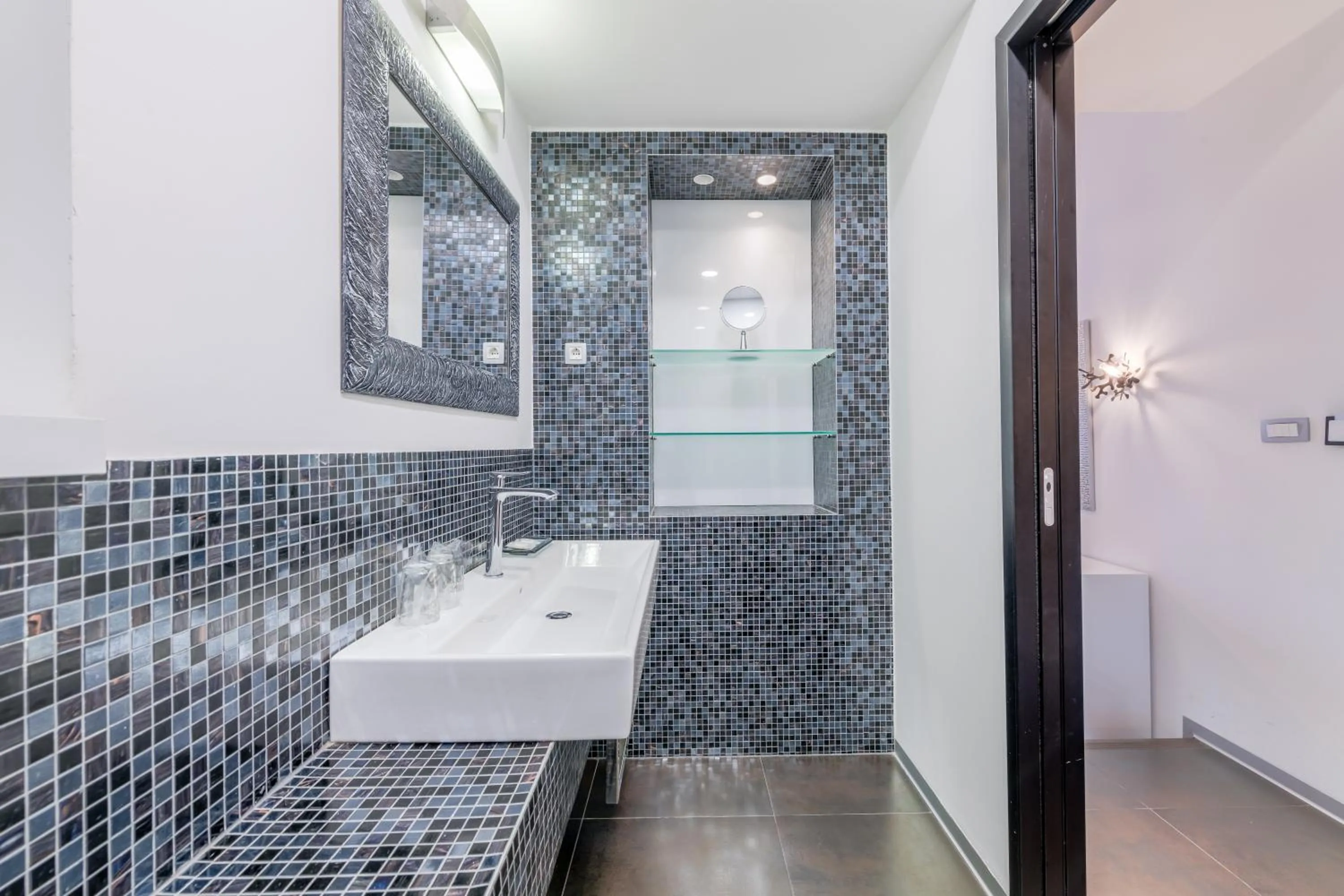 Bathroom in Starlight Luxury Rooms