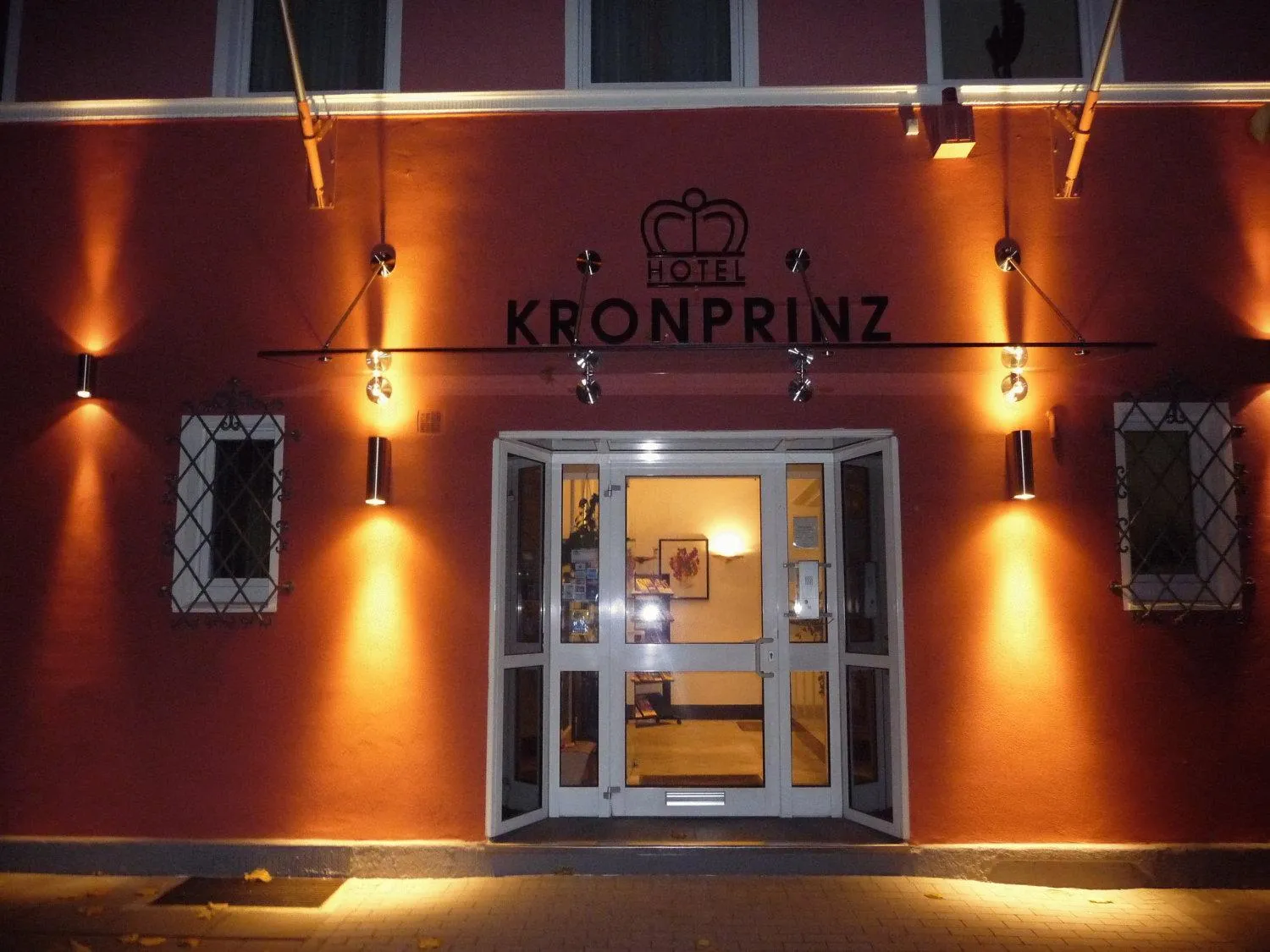 Facade/entrance in Hotel Kronprinz Garni