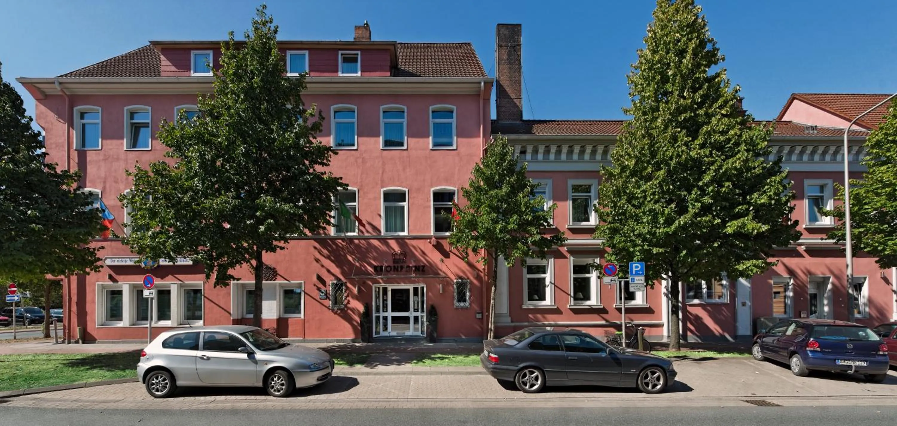 Property building in Hotel Kronprinz Garni