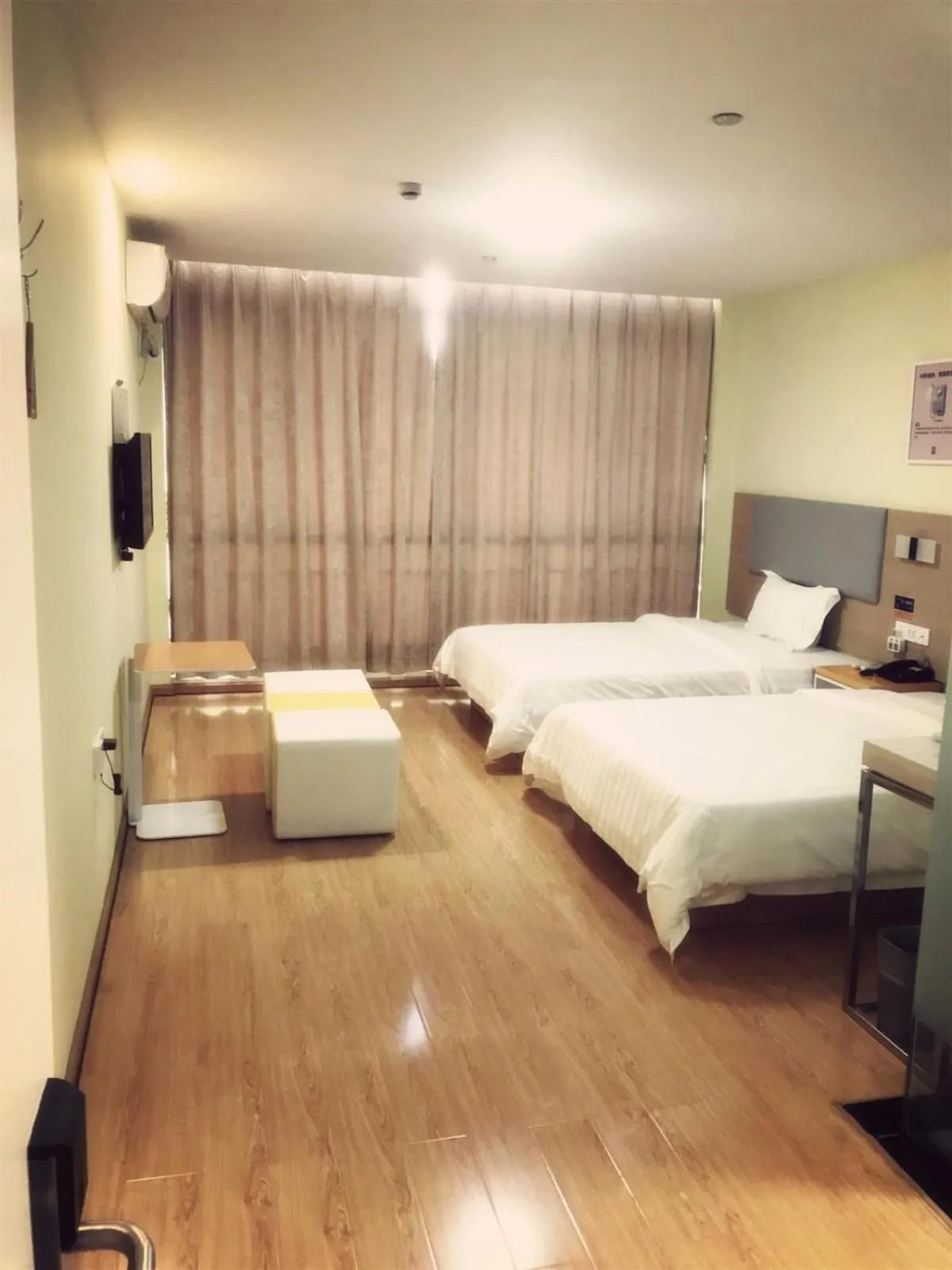 Bed in 7 Days Inn (Hangzhou Xiaoshan Airport West Gate)