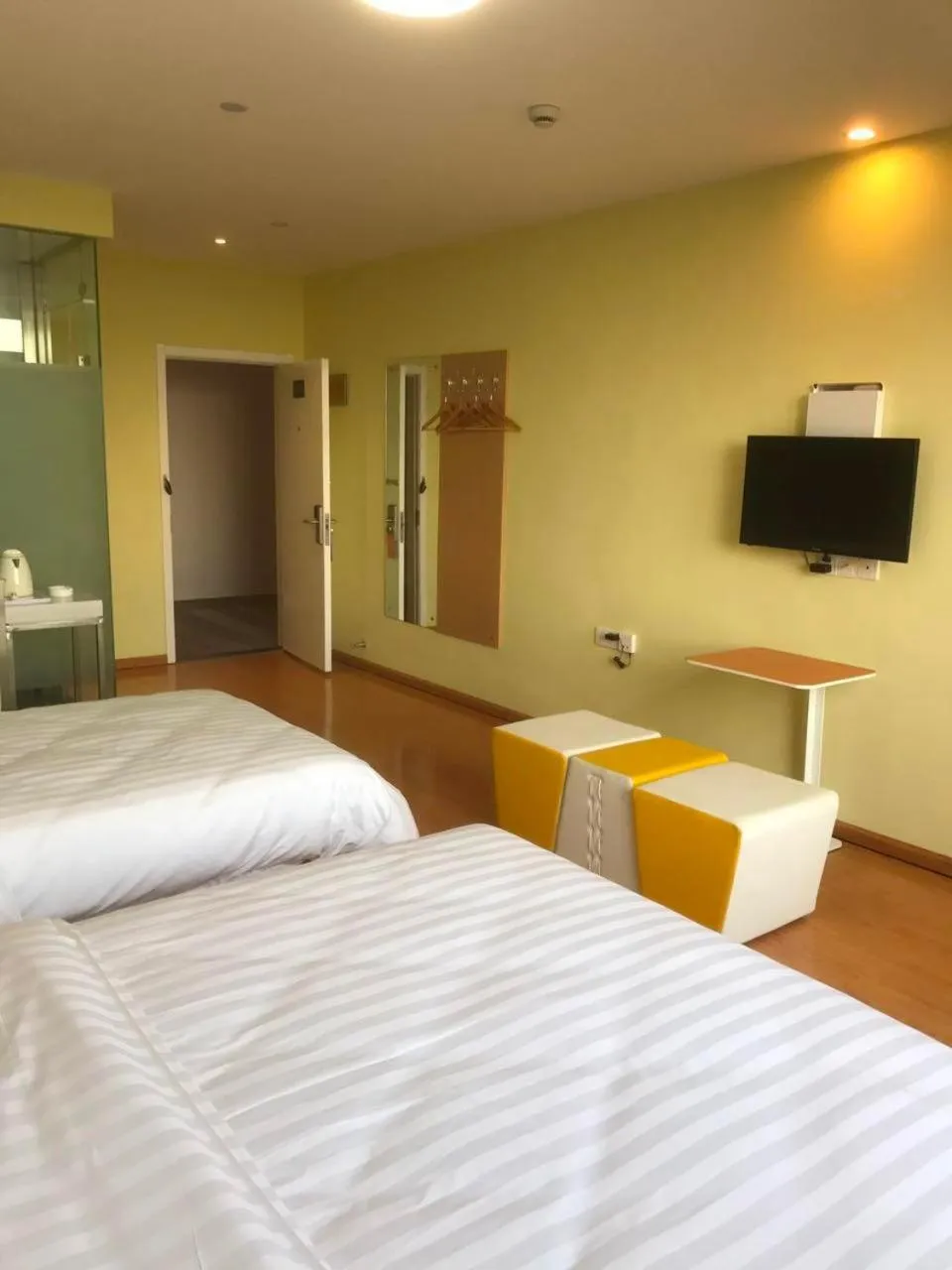 Bed in 7 Days Inn (Hangzhou Xiaoshan Airport West Gate)