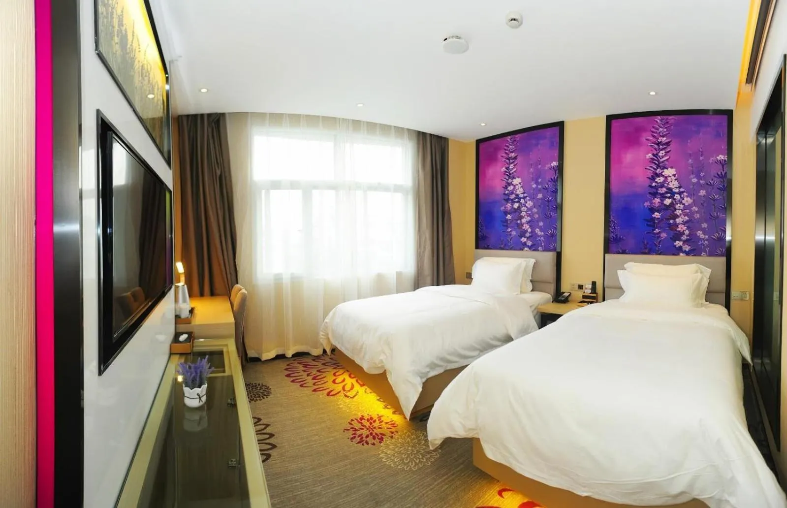 Bed in Lavande Hotels·Hangzhou Xiaoshan International Airport
