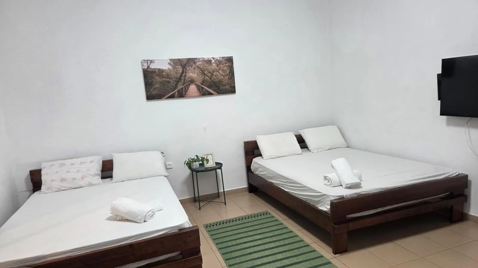 Living room, Bed in City Center Apartments