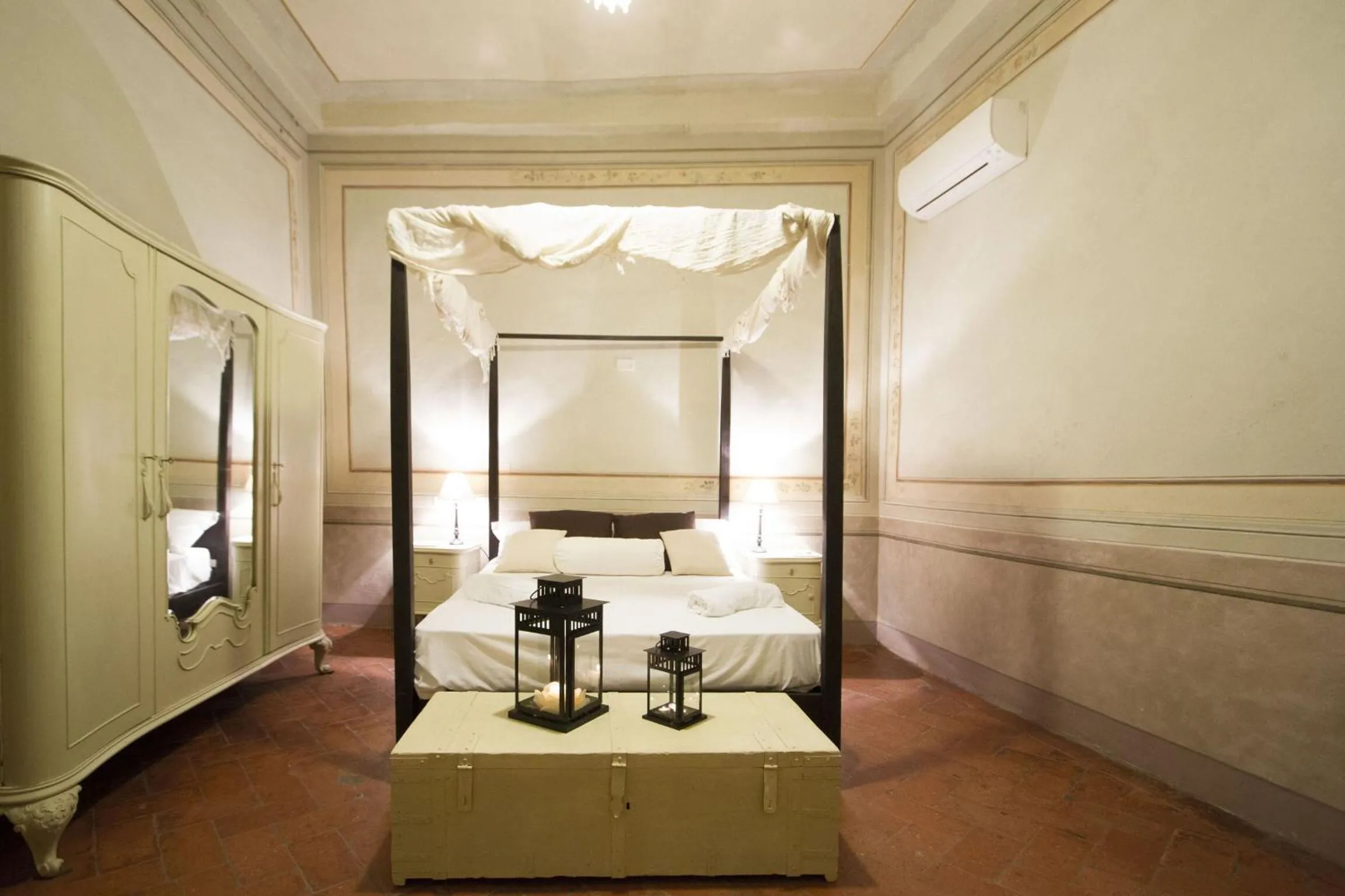 Bedroom in Cortona Suite