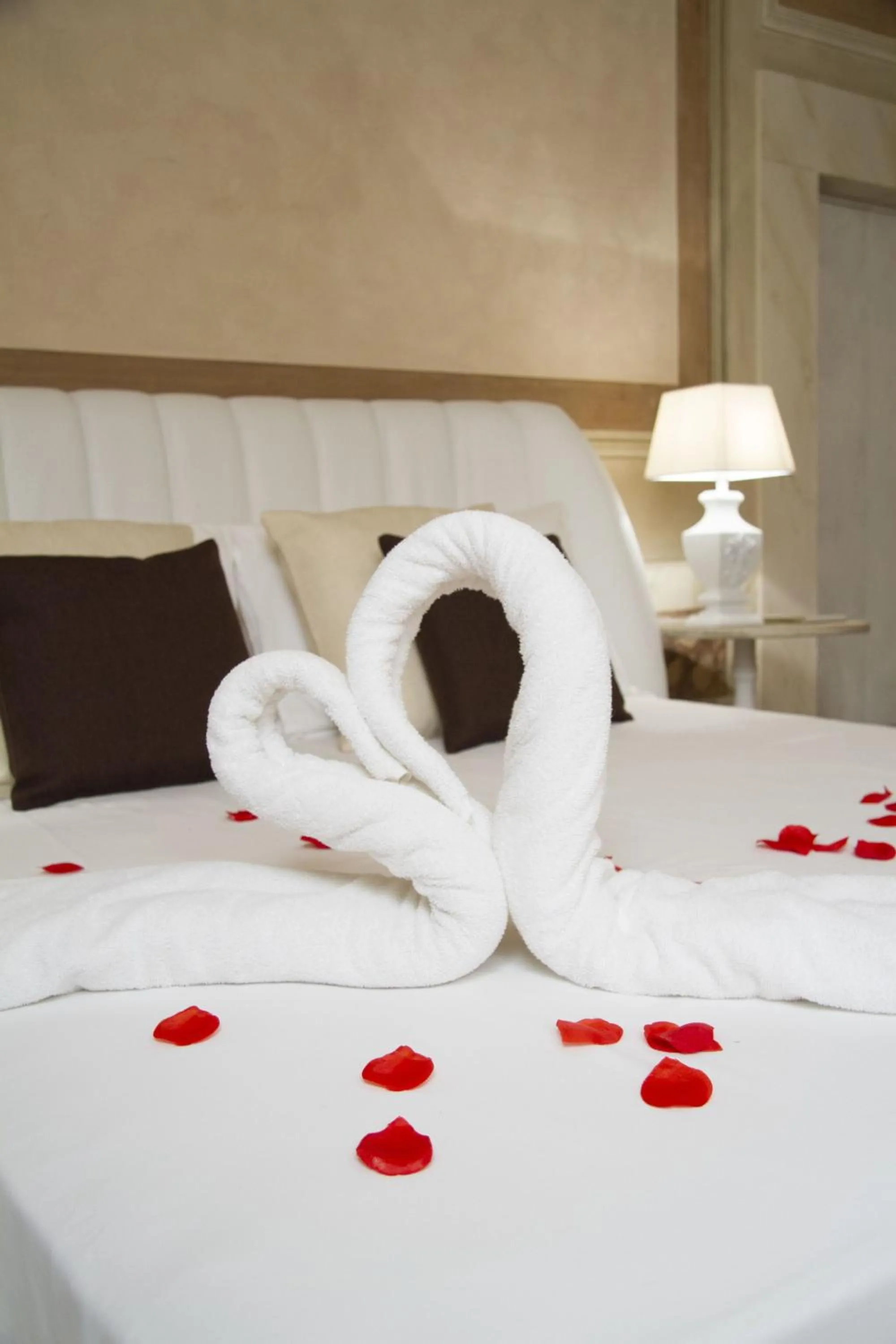 Bedroom in Cortona Suite