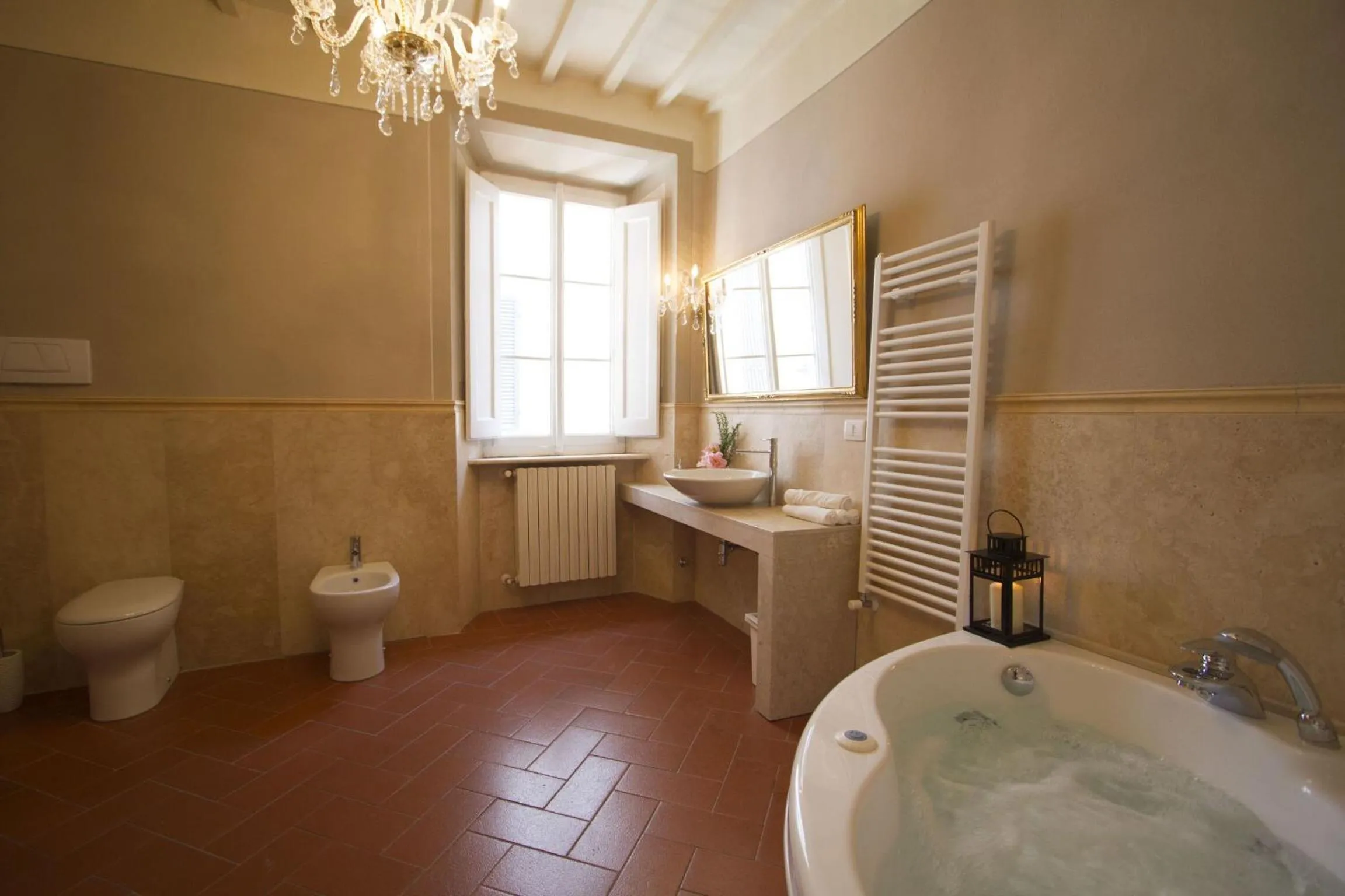 Hot Tub in Cortona Suite
