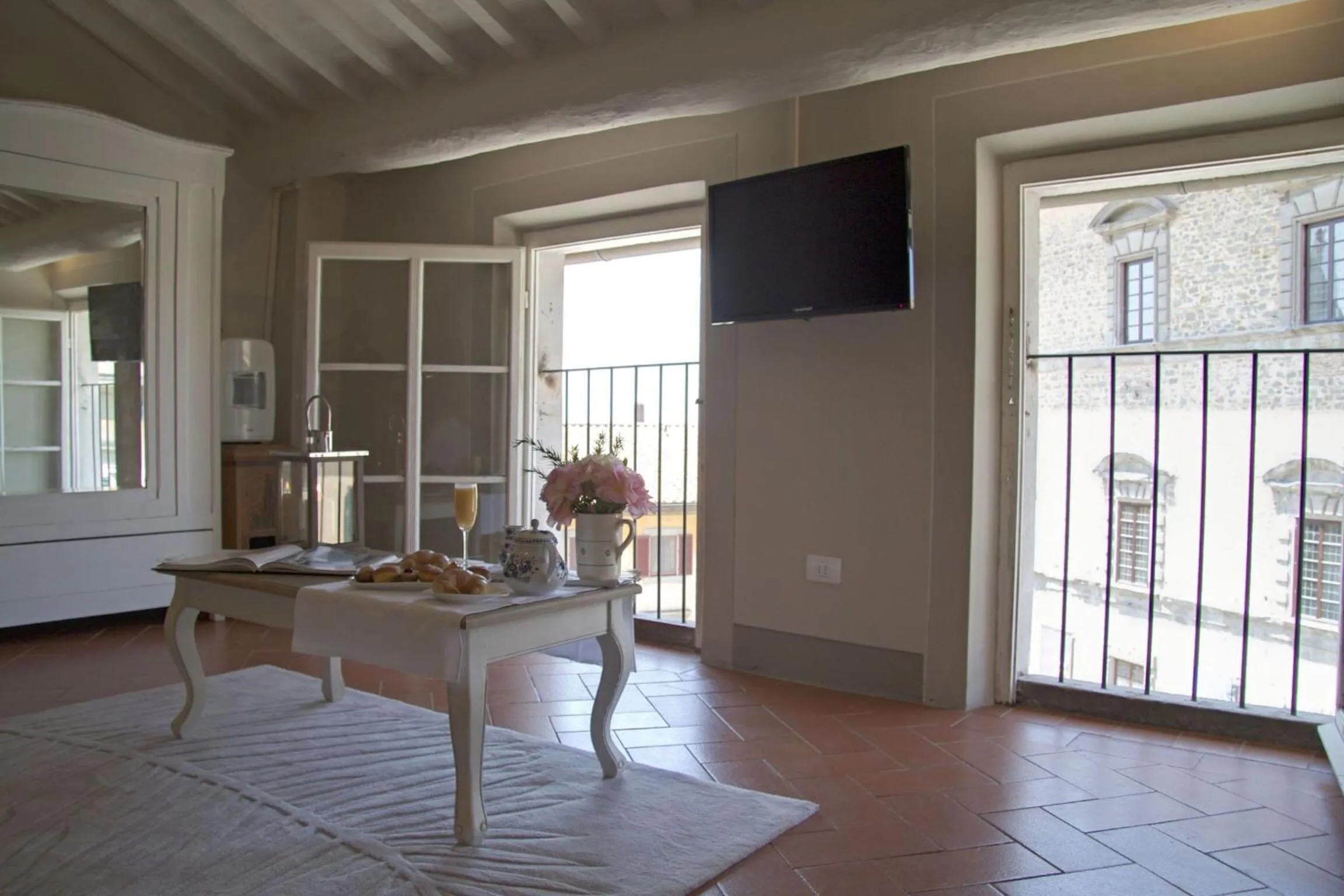 Living room in Cortona Suite