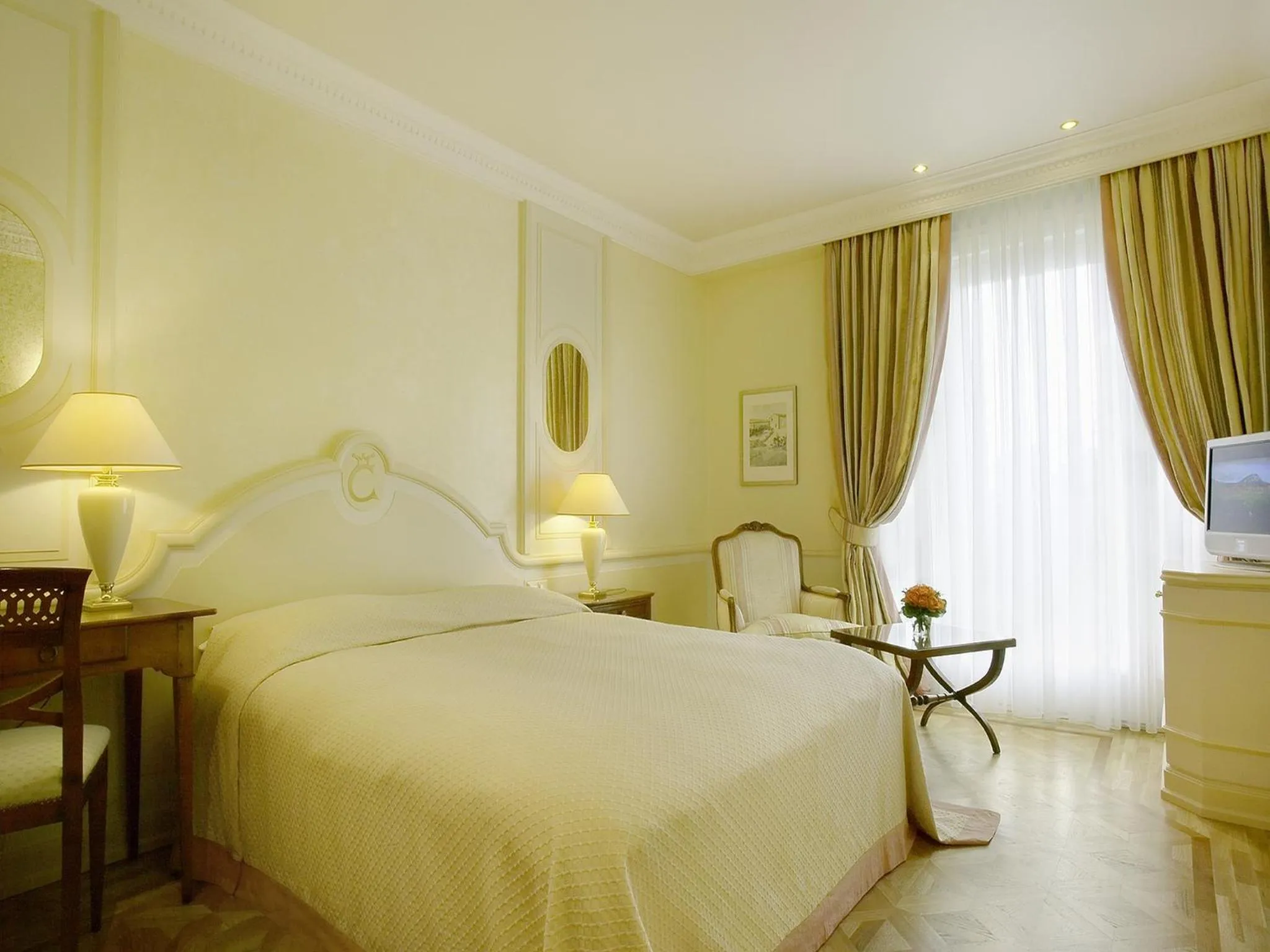 Deluxe Single Room in Colombi Hotel