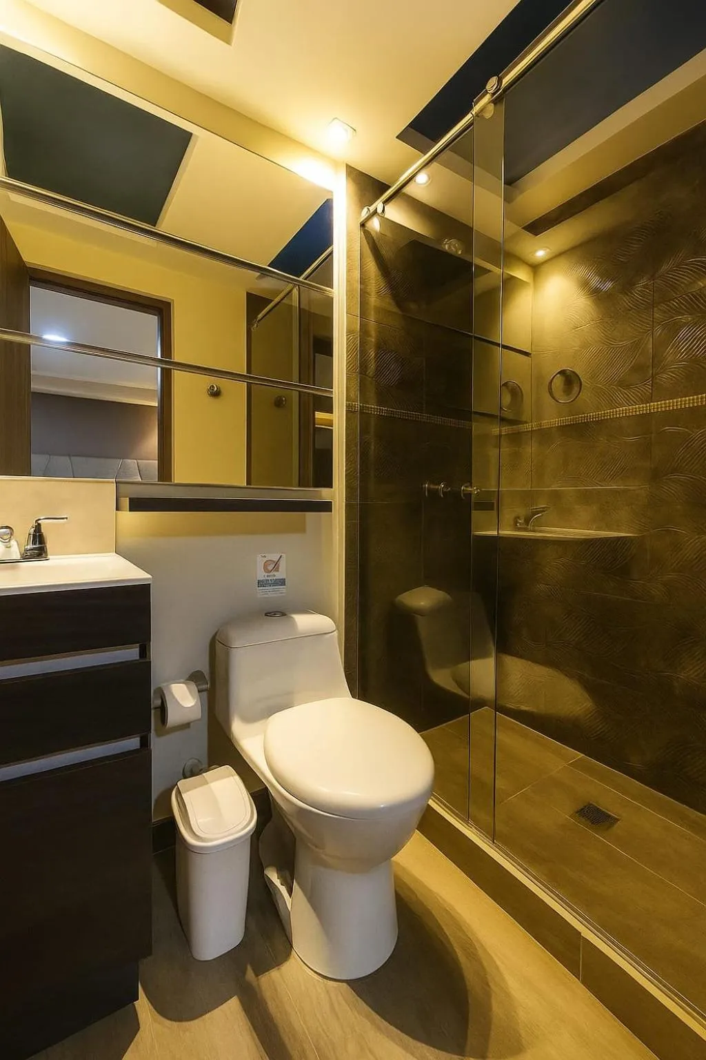 Bathroom in Hotel Airport Pereira