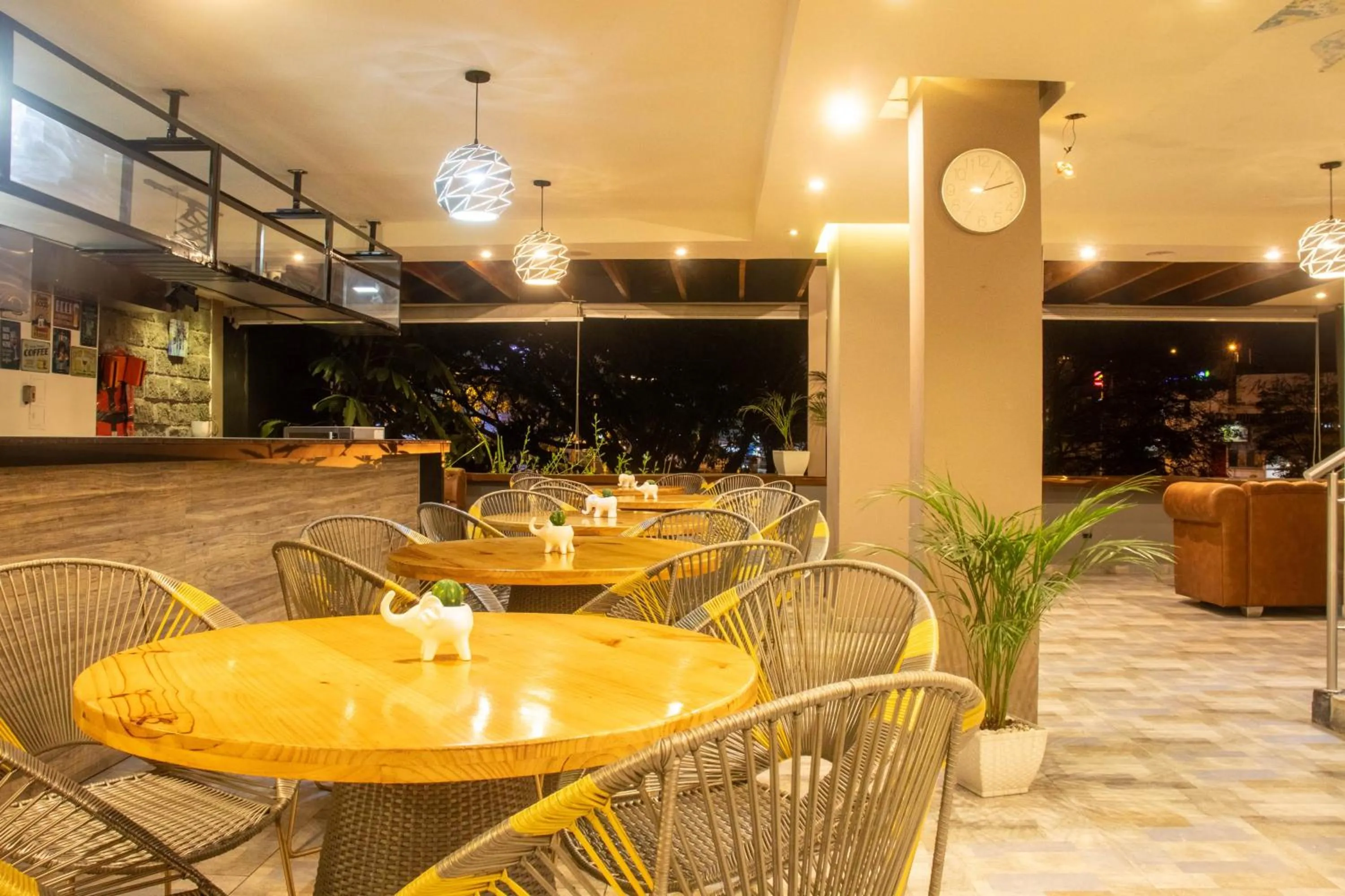 Restaurant/places to eat in Hotel Airport Pereira