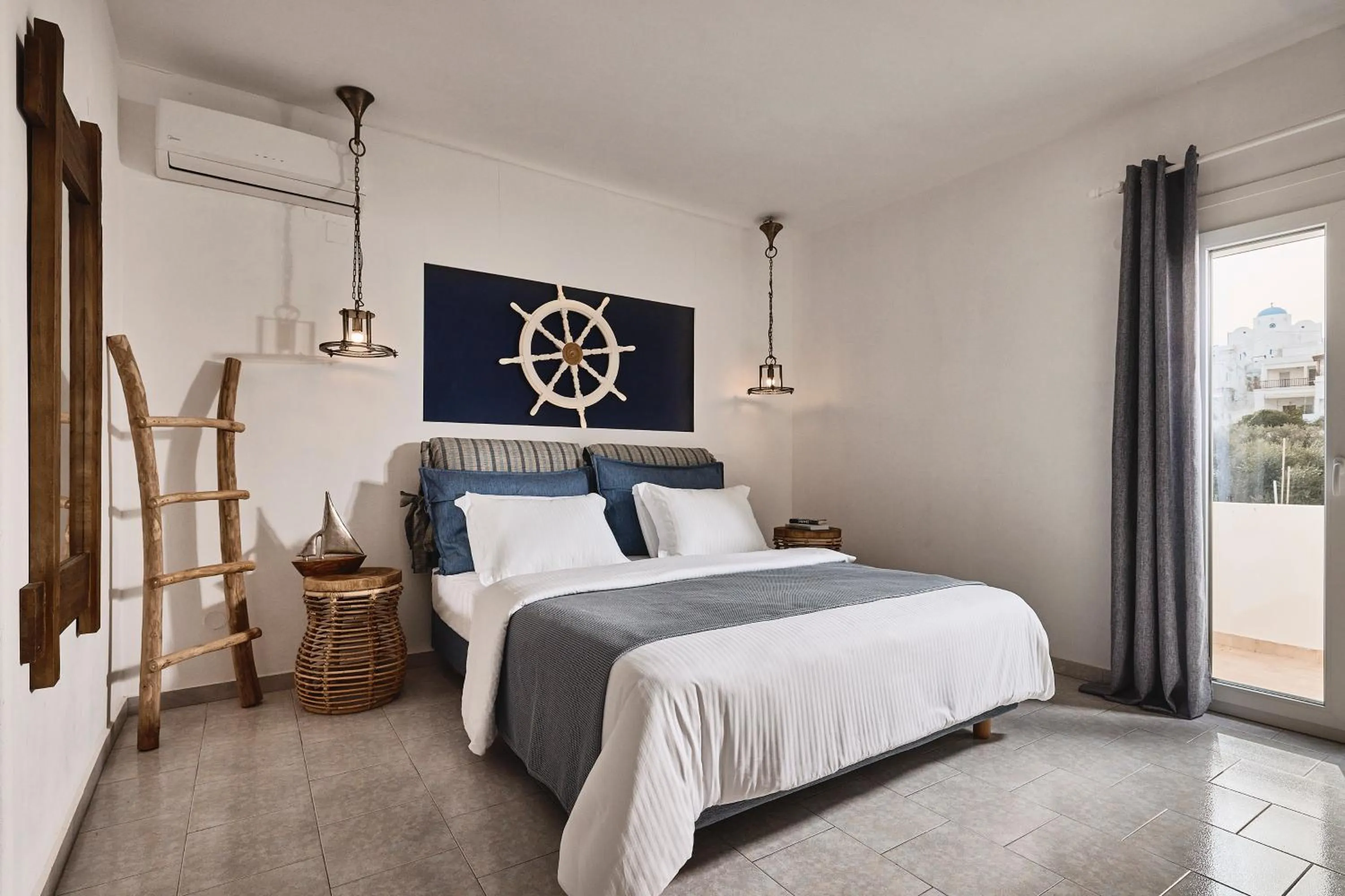 Photo of the whole room, Bed in Capetan Giorgantas