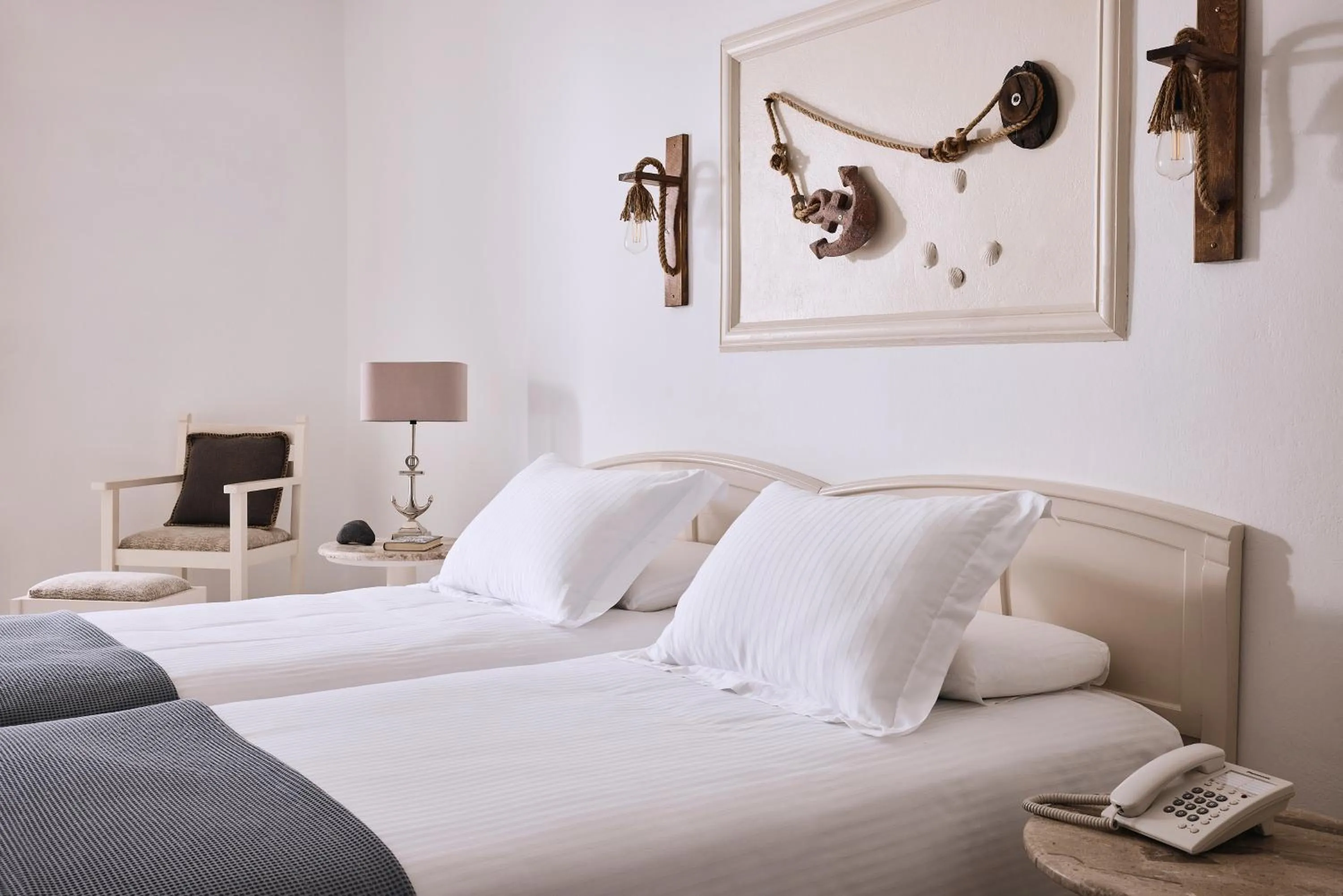 Photo of the whole room, Bed in Capetan Giorgantas