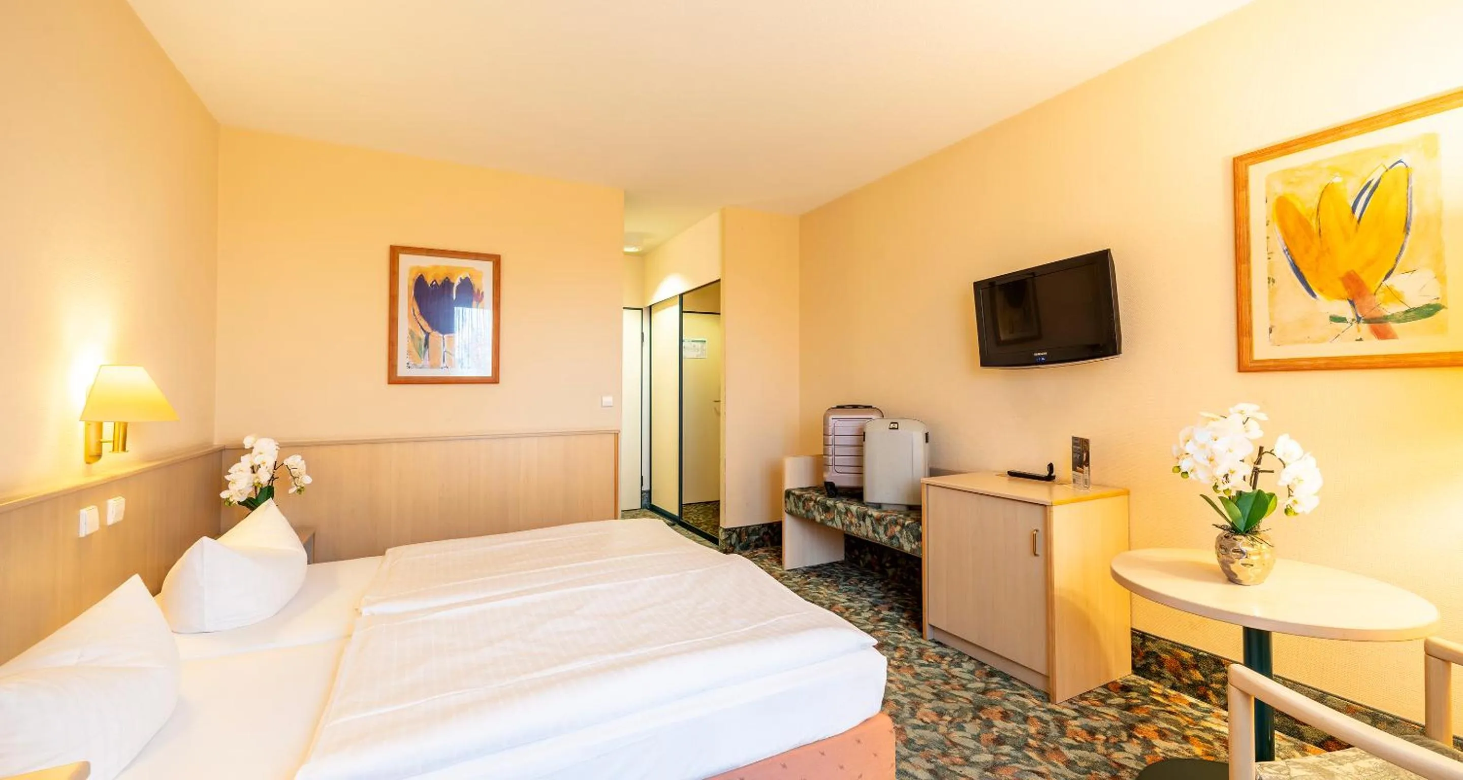 Photo of the whole room, Bed in PLAZA INN Chemnitz