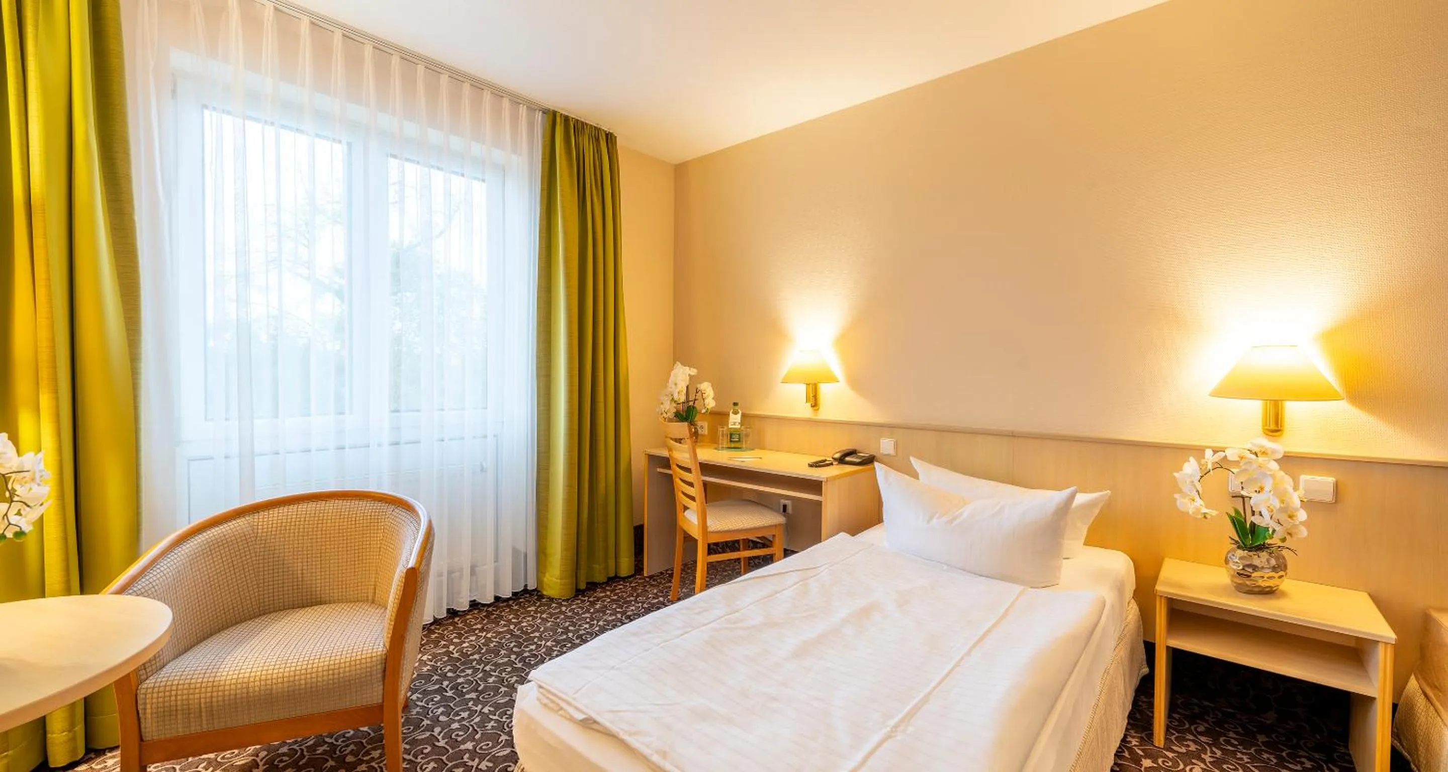 Photo of the whole room, Bed in PLAZA INN Chemnitz