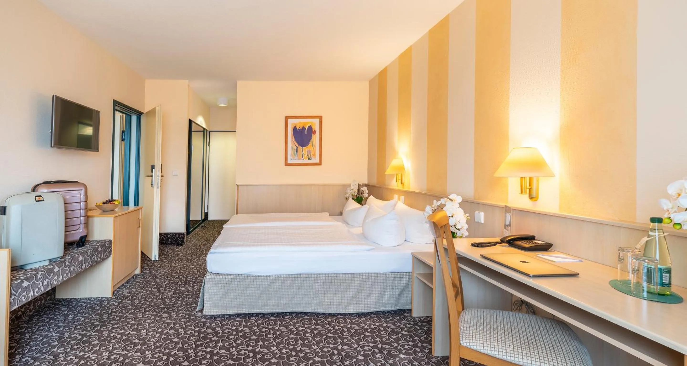 Photo of the whole room, Bed in PLAZA INN Chemnitz