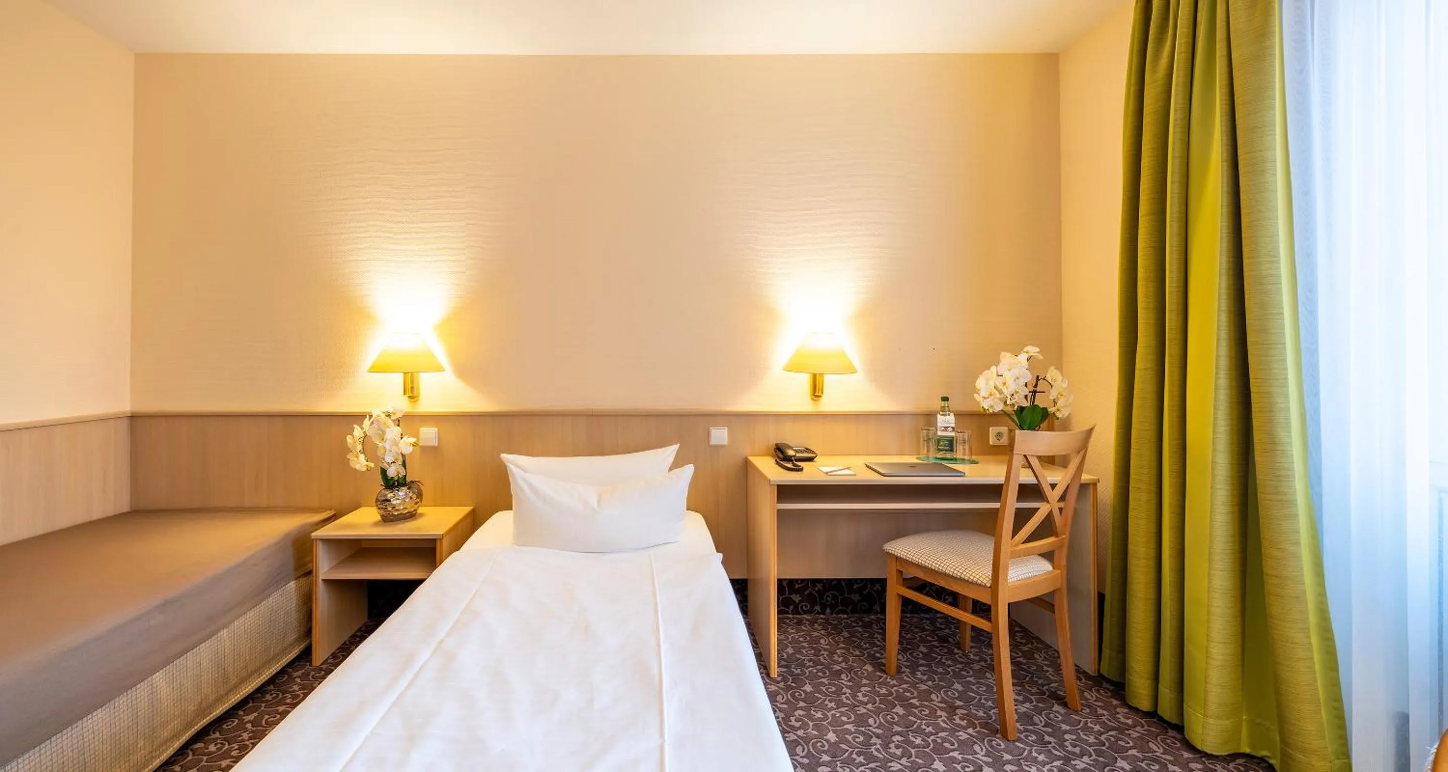 Photo of the whole room, Bed in PLAZA INN Chemnitz