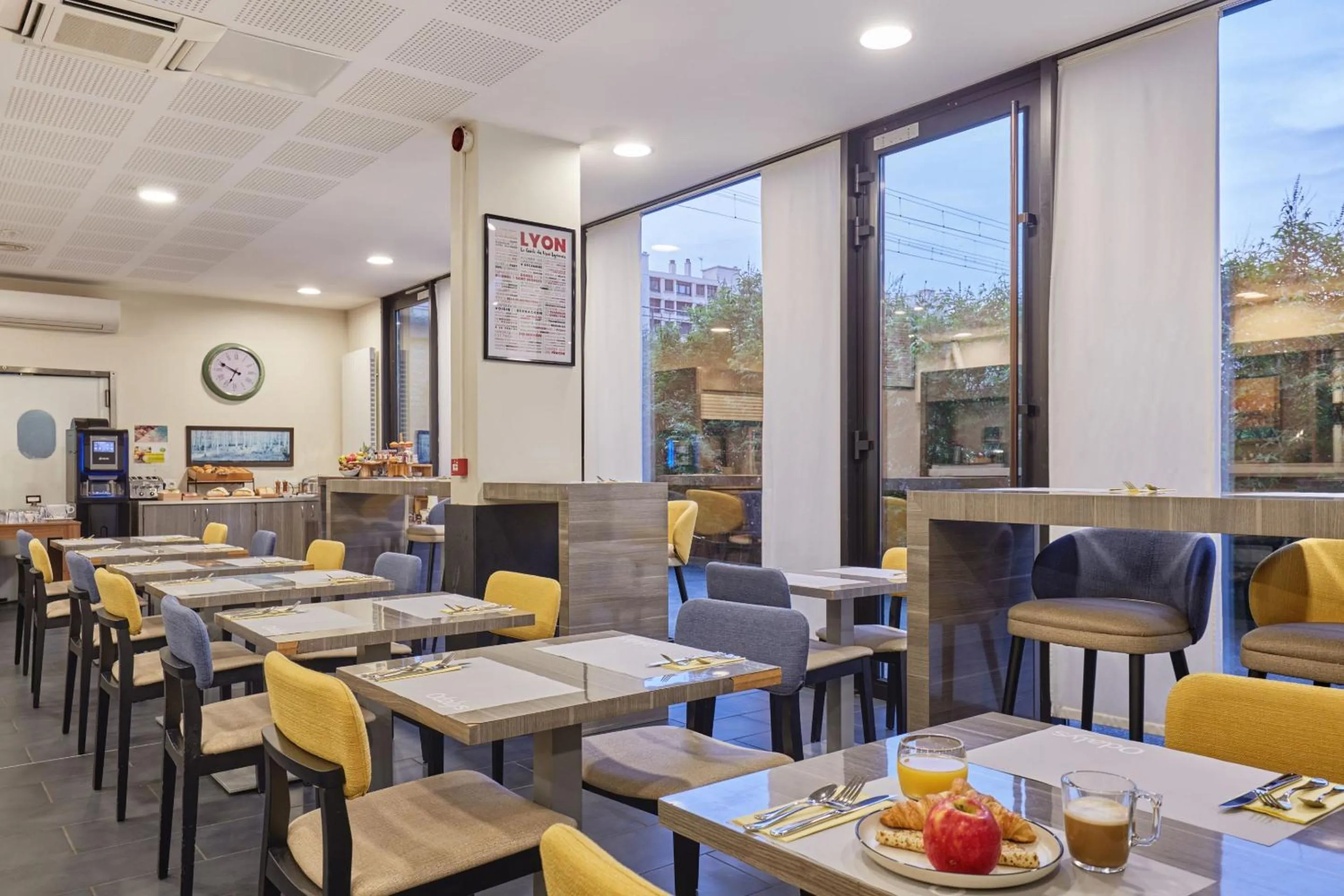 Seating area in Appart'hôtel Odalys City - Lyon Centre Confluence