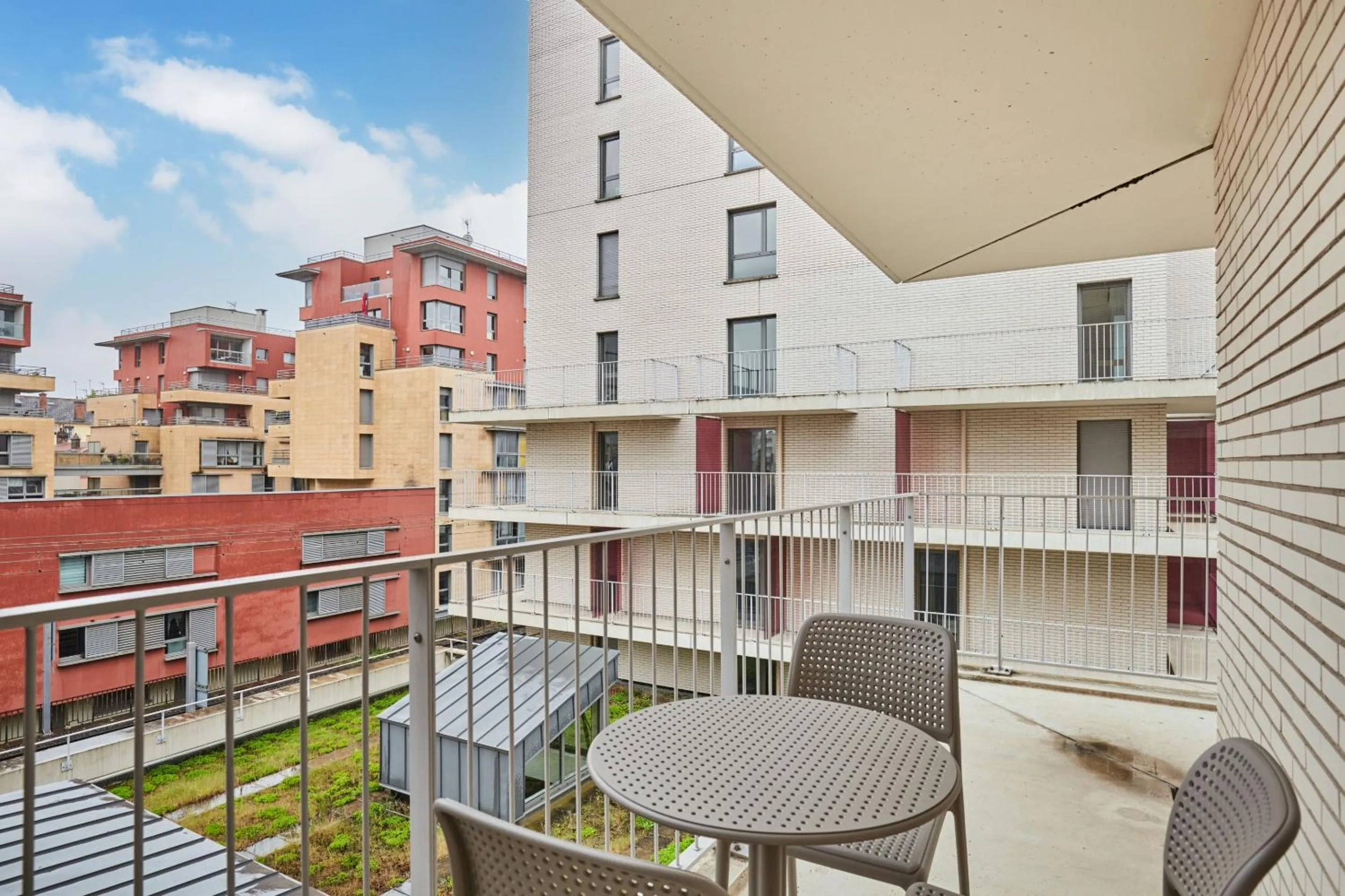 Balcony/Terrace in Appart'hôtel Odalys City - Lyon Centre Confluence