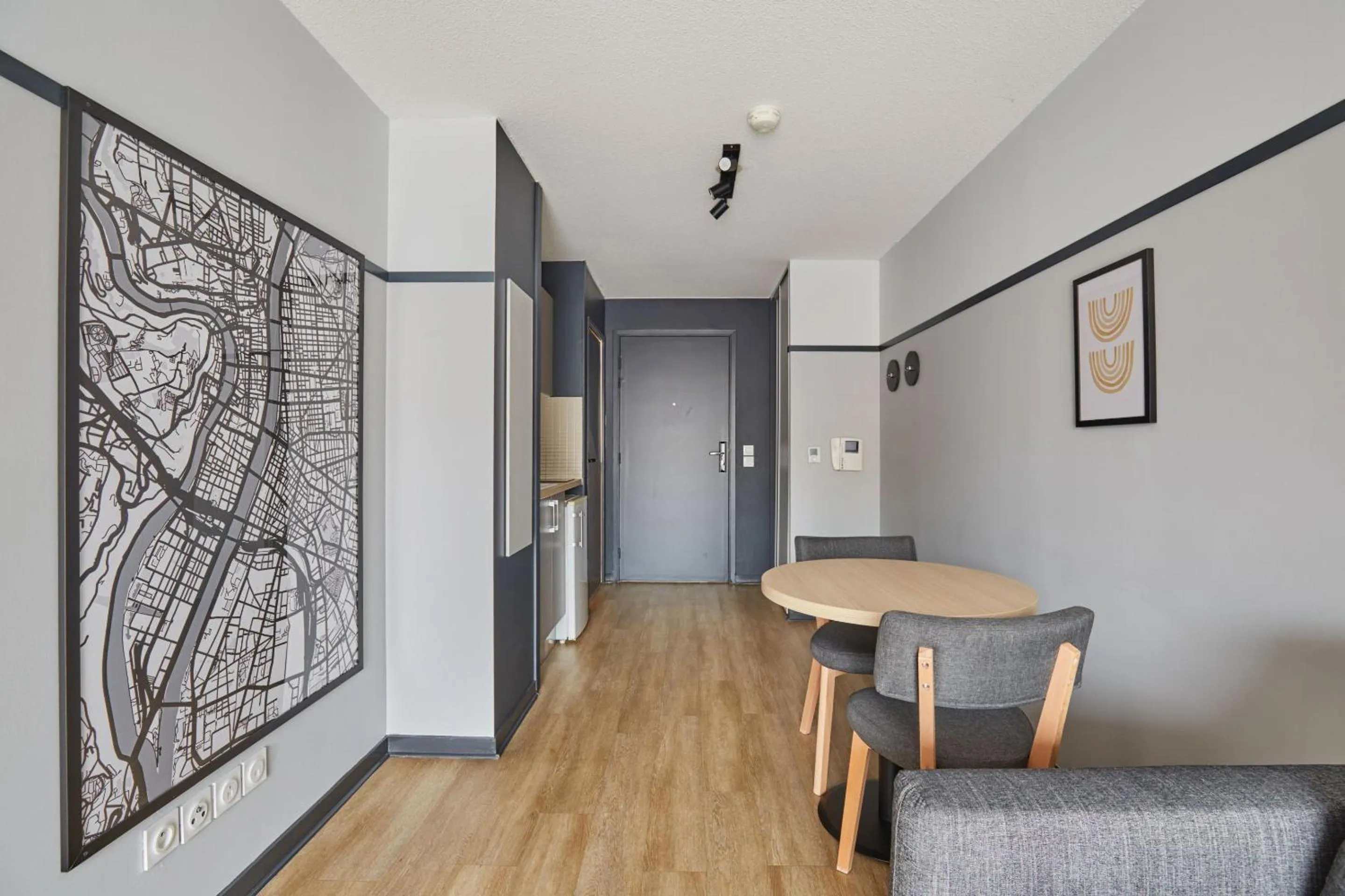 Dining area in Appart'hôtel Odalys City - Lyon Centre Confluence