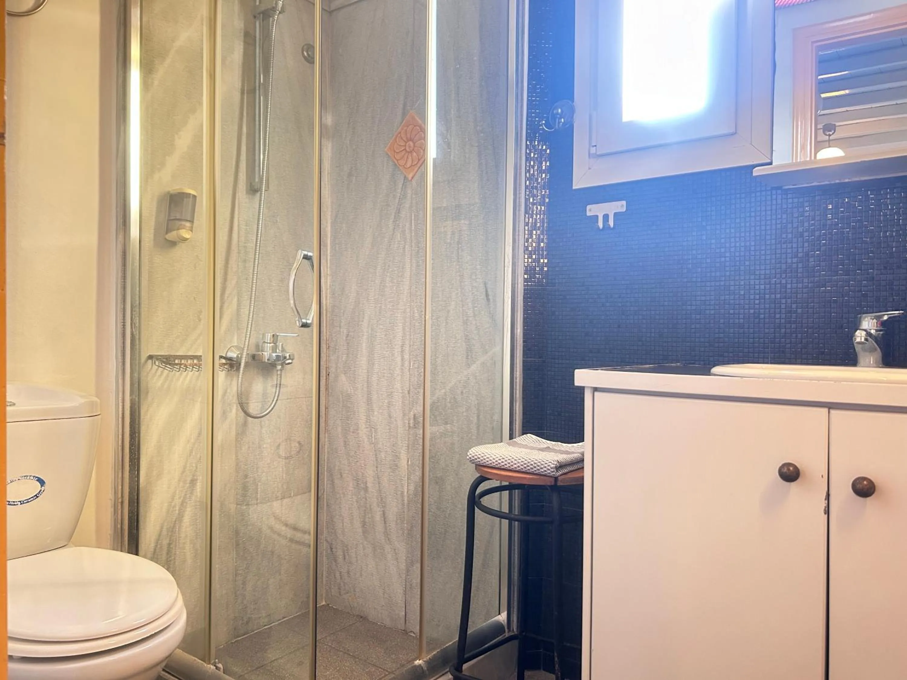 Bathroom in Glafki Stay Flow Glow