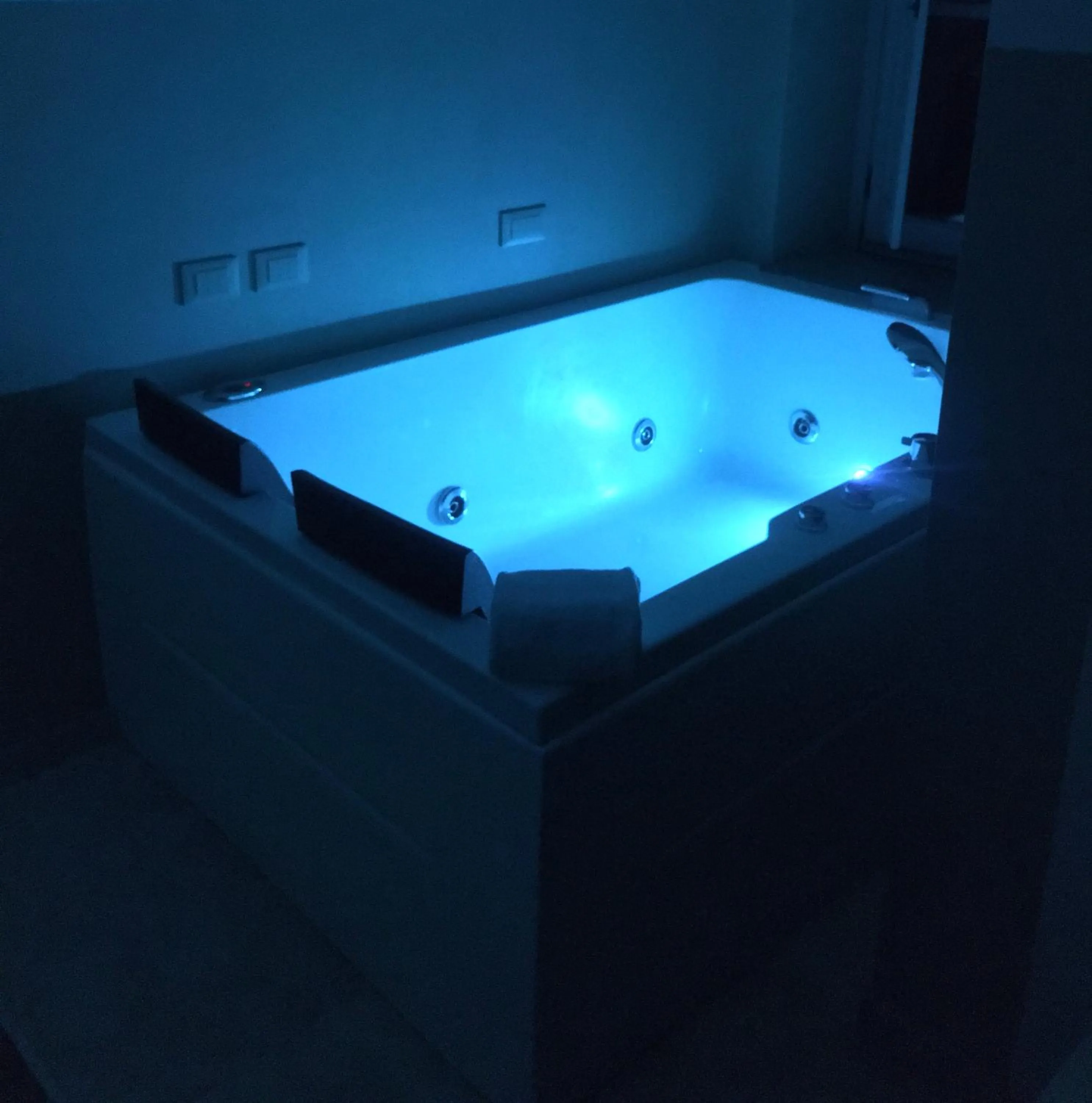 Hot Tub in Grand Hotel Impero - Wellness & Exclusive SPA