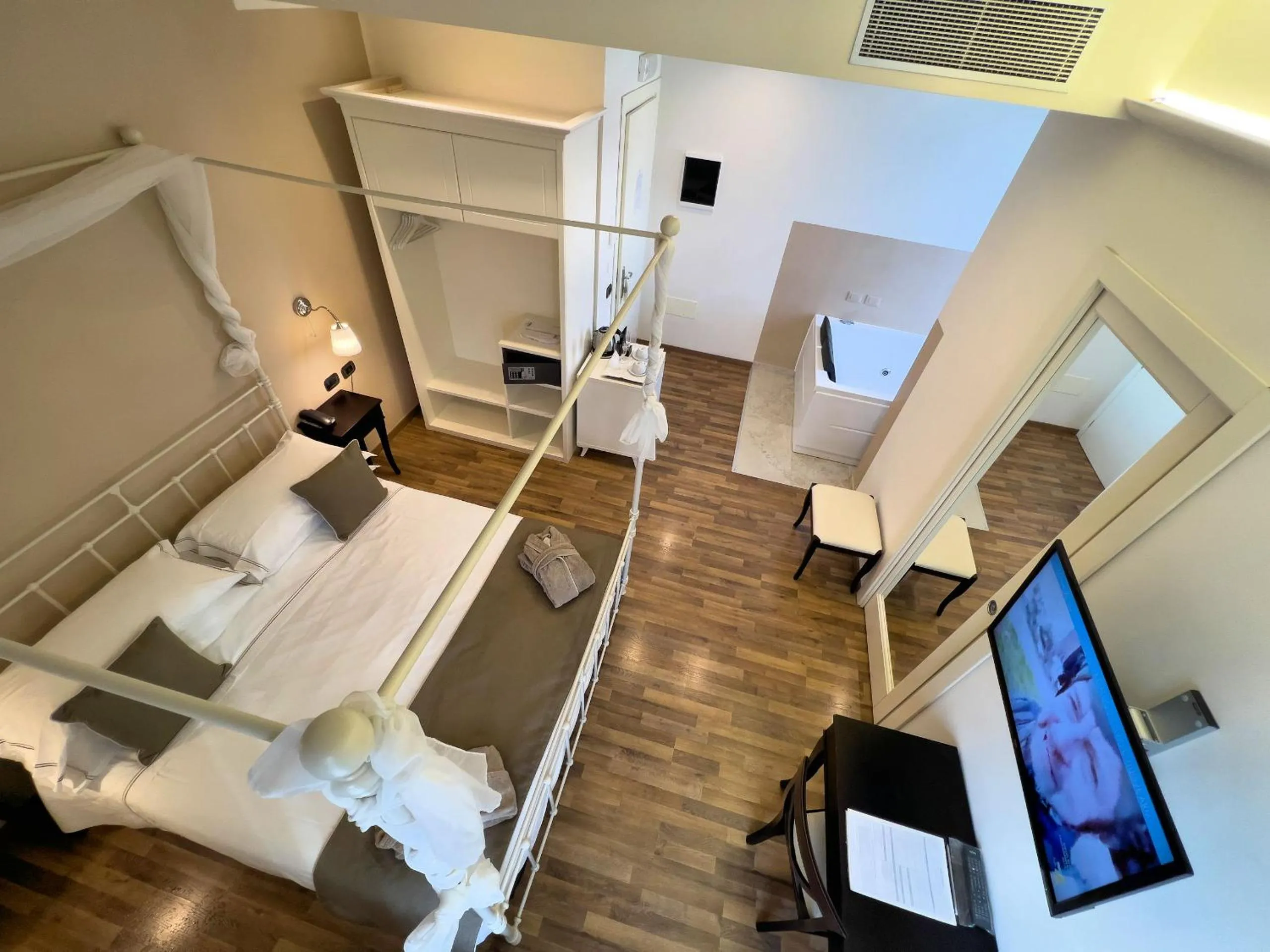 Bed in Grand Hotel Impero - Wellness & Exclusive SPA