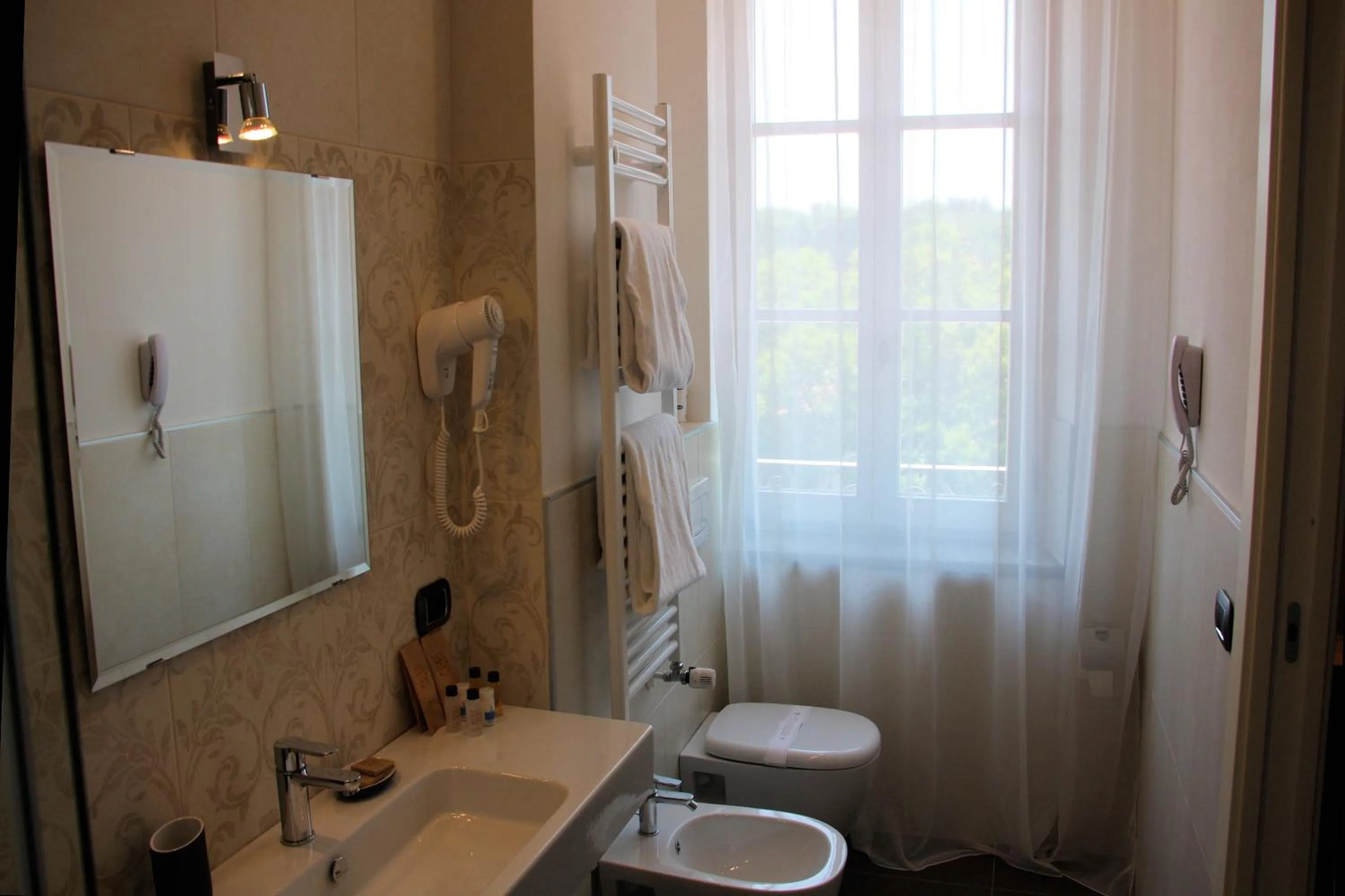 Toilet in Grand Hotel Impero - Wellness & Exclusive SPA