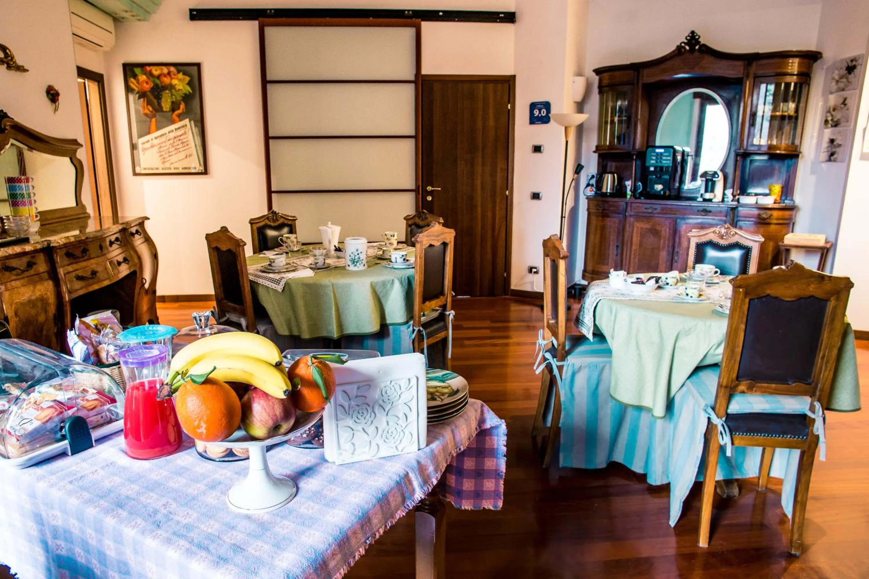 Food and drinks in 10 Minutes B&B Bed & Breakfast