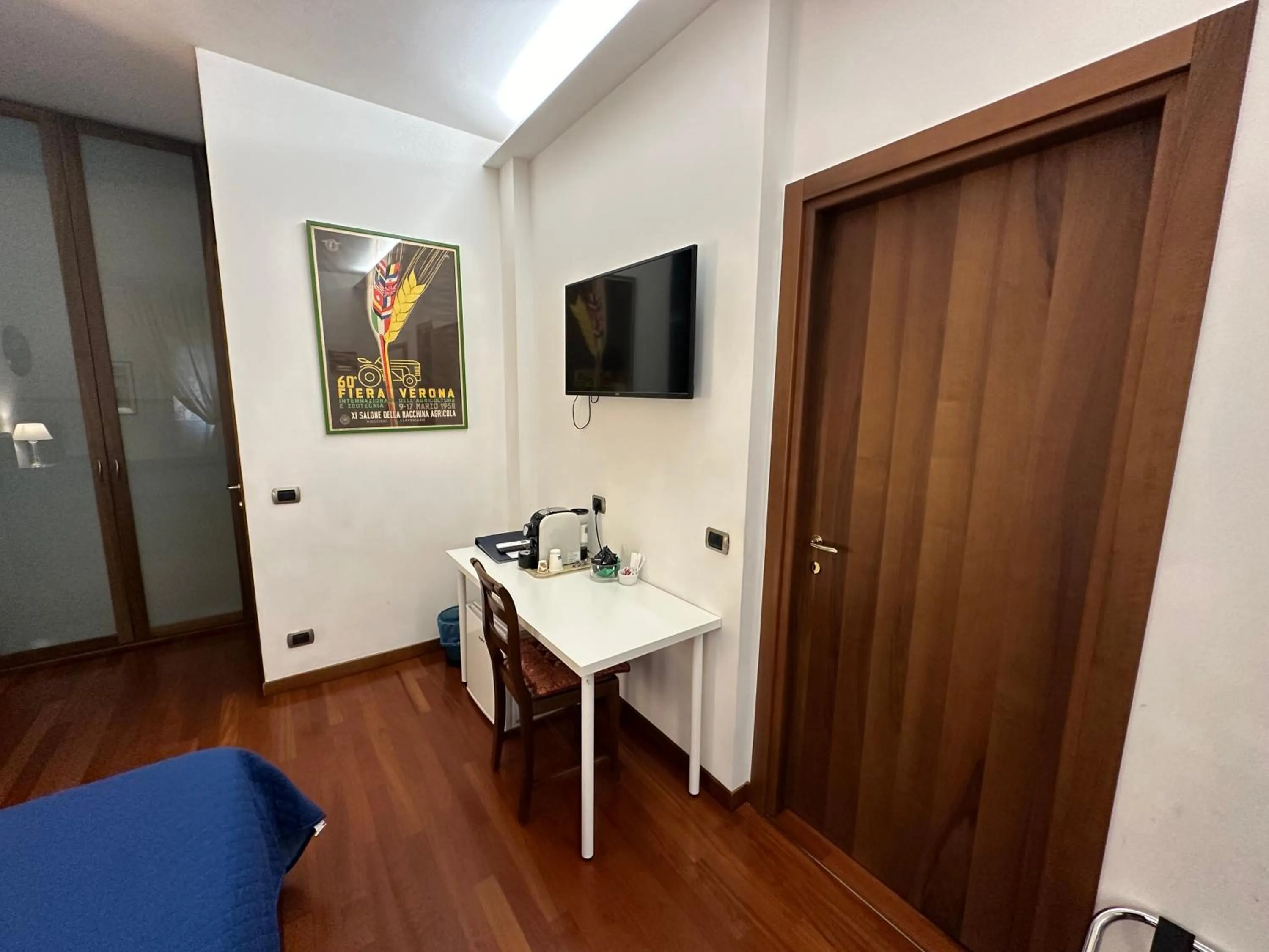 TV and multimedia in 10 Minutes B&B Bed & Breakfast