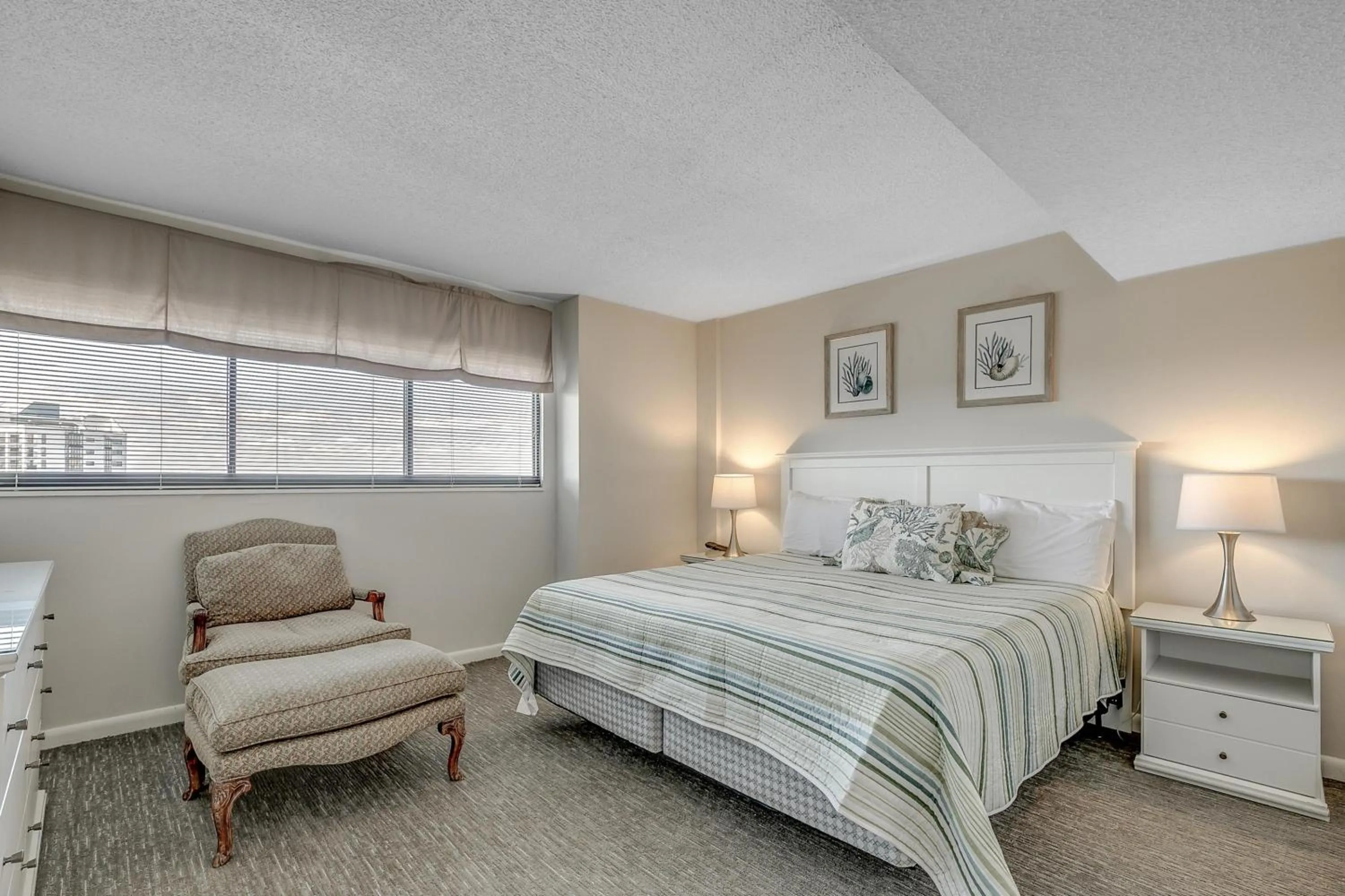 Bed in Carolina Dunes Penthouse 702