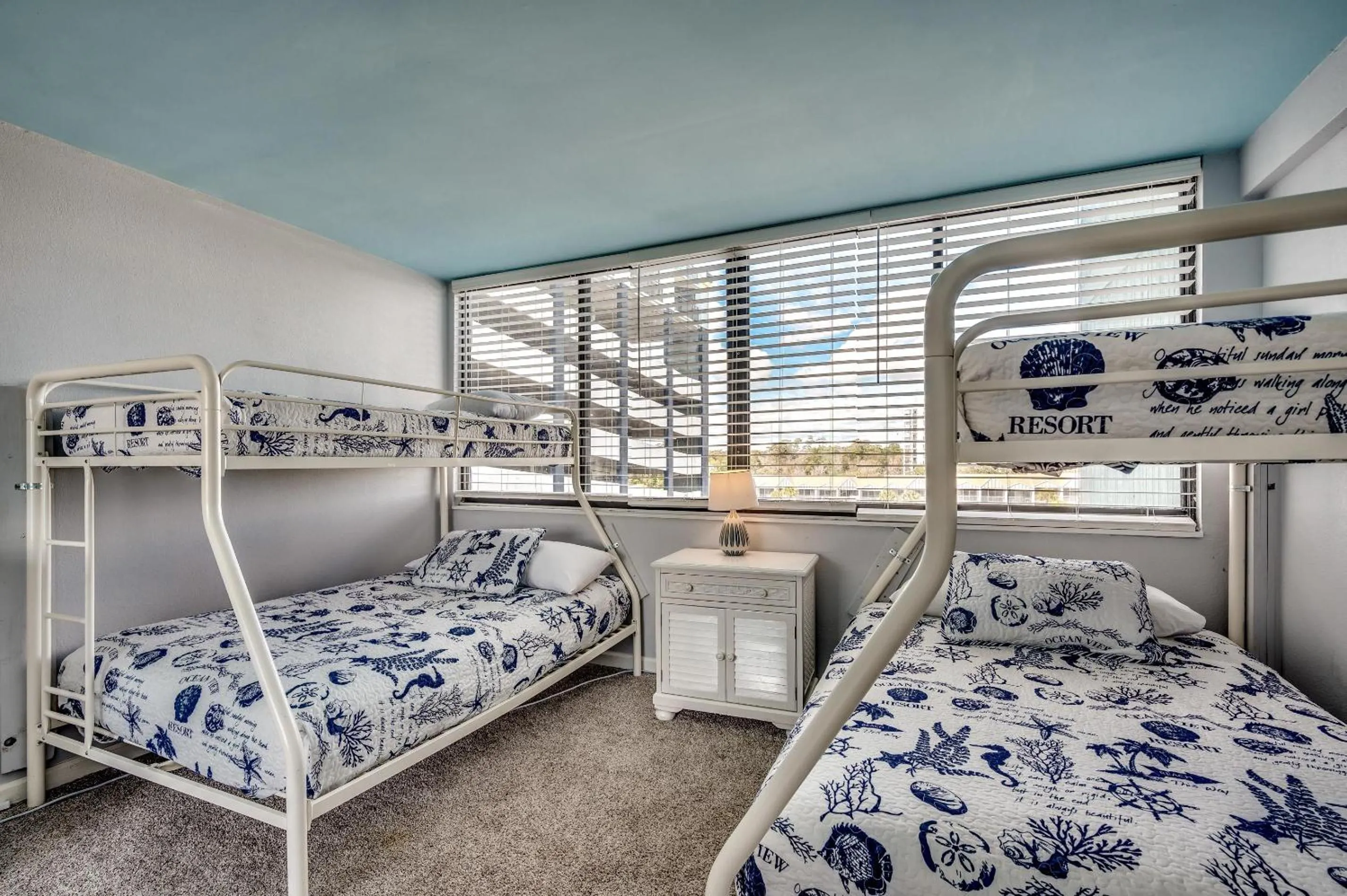 Bed in Carolina Dunes - 506