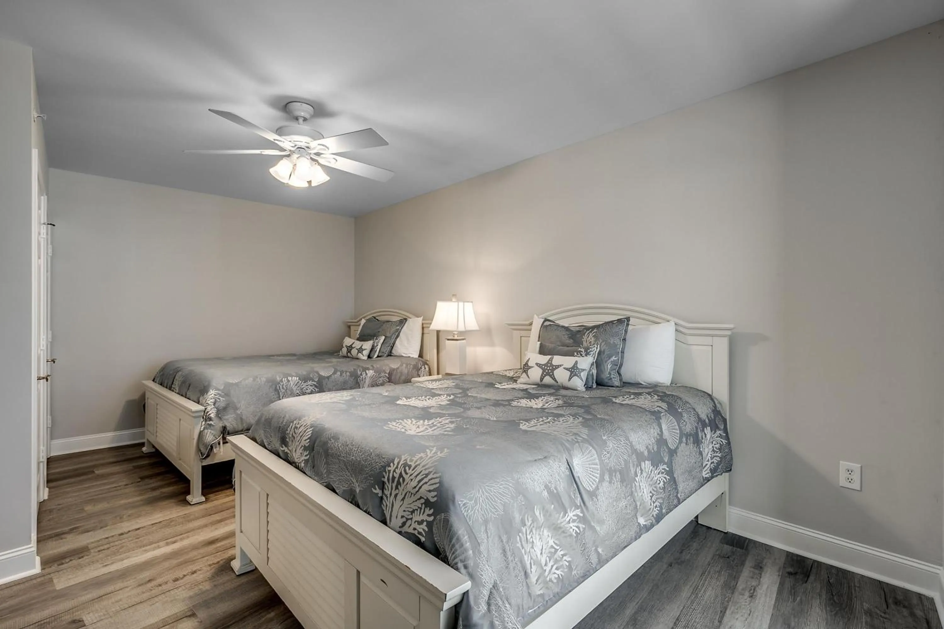 Bed in South Wind 701