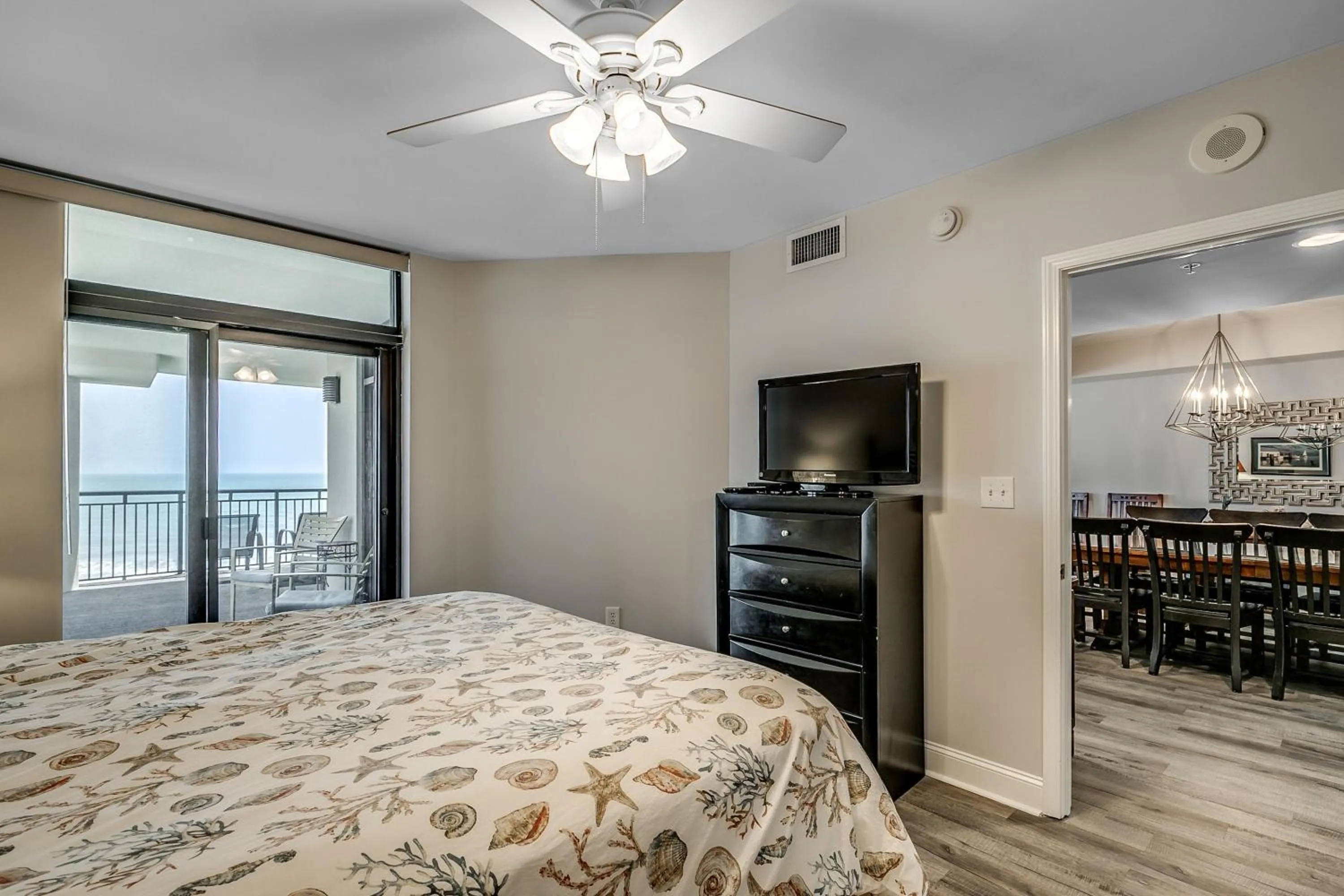 Bed in South Wind 701