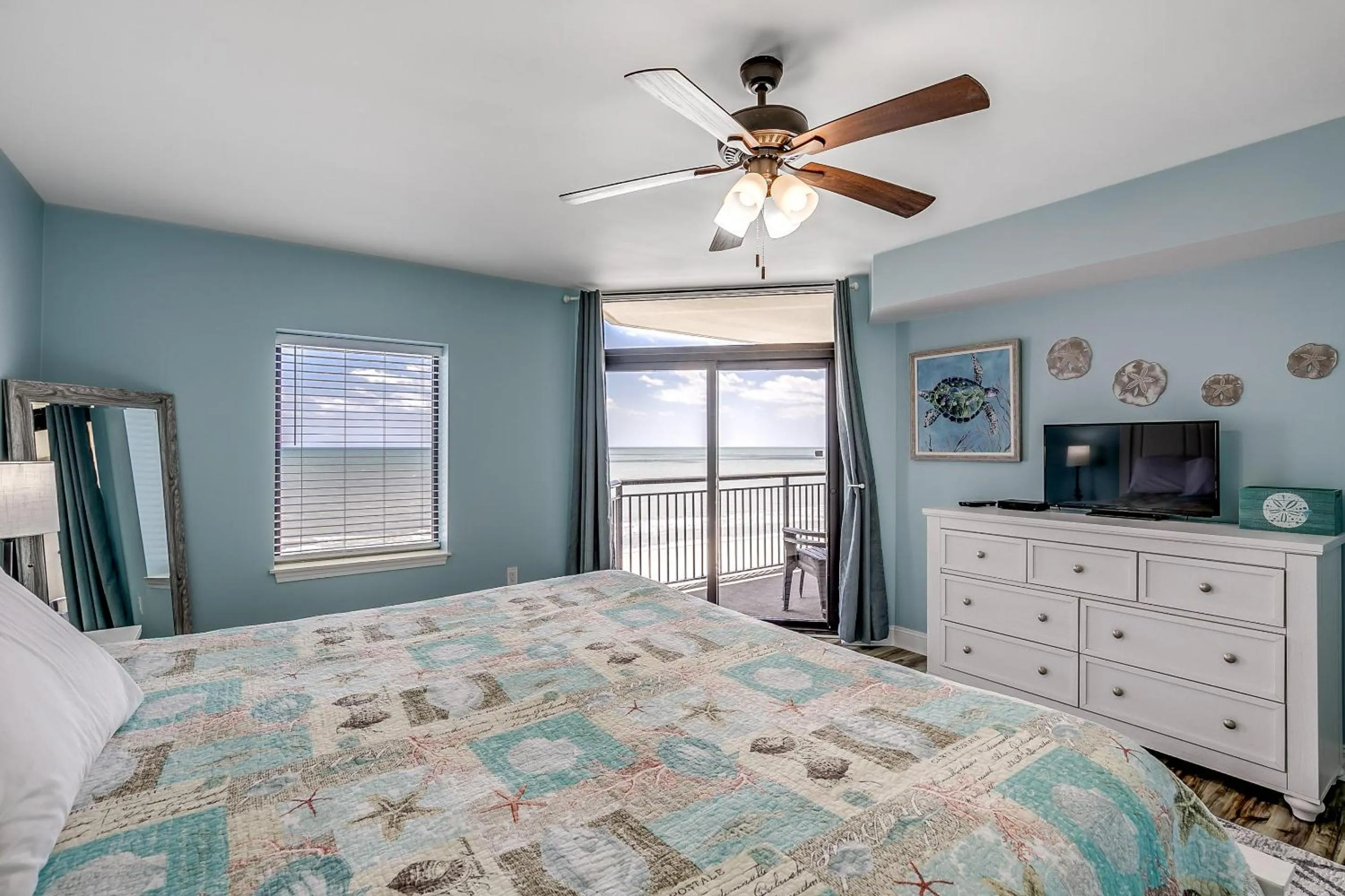 Bed in South Wind 902