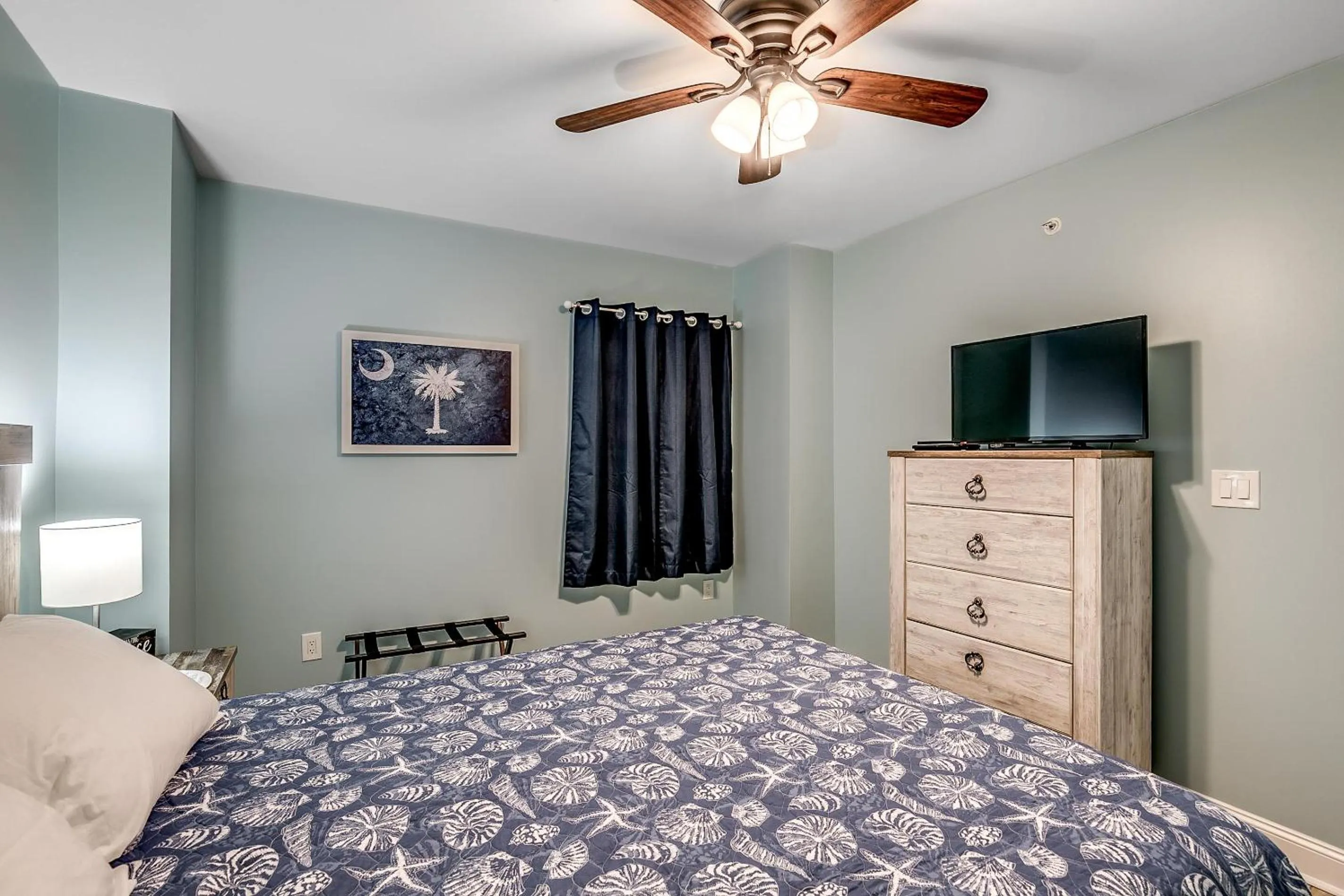 Bed in South Wind 902