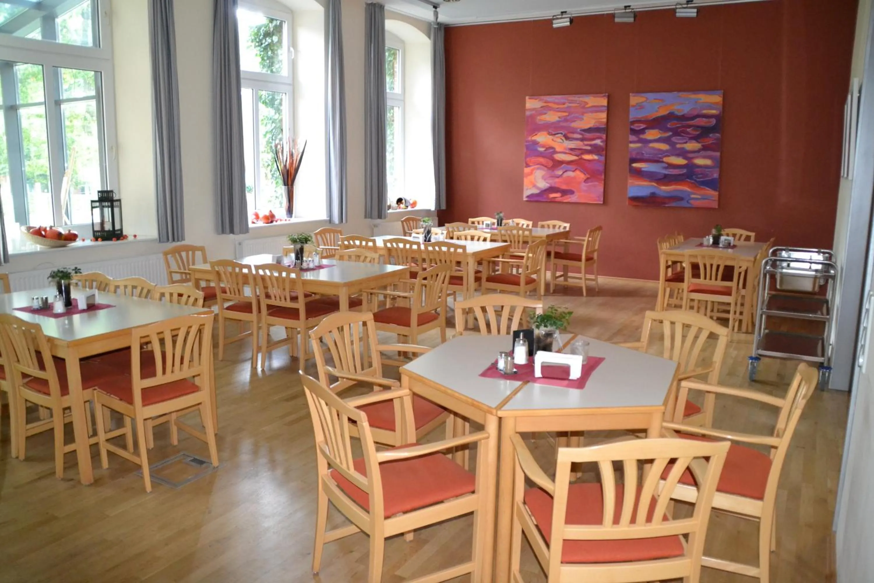 Restaurant/places to eat in Christian Jensen Kolleg und Gästehäuser