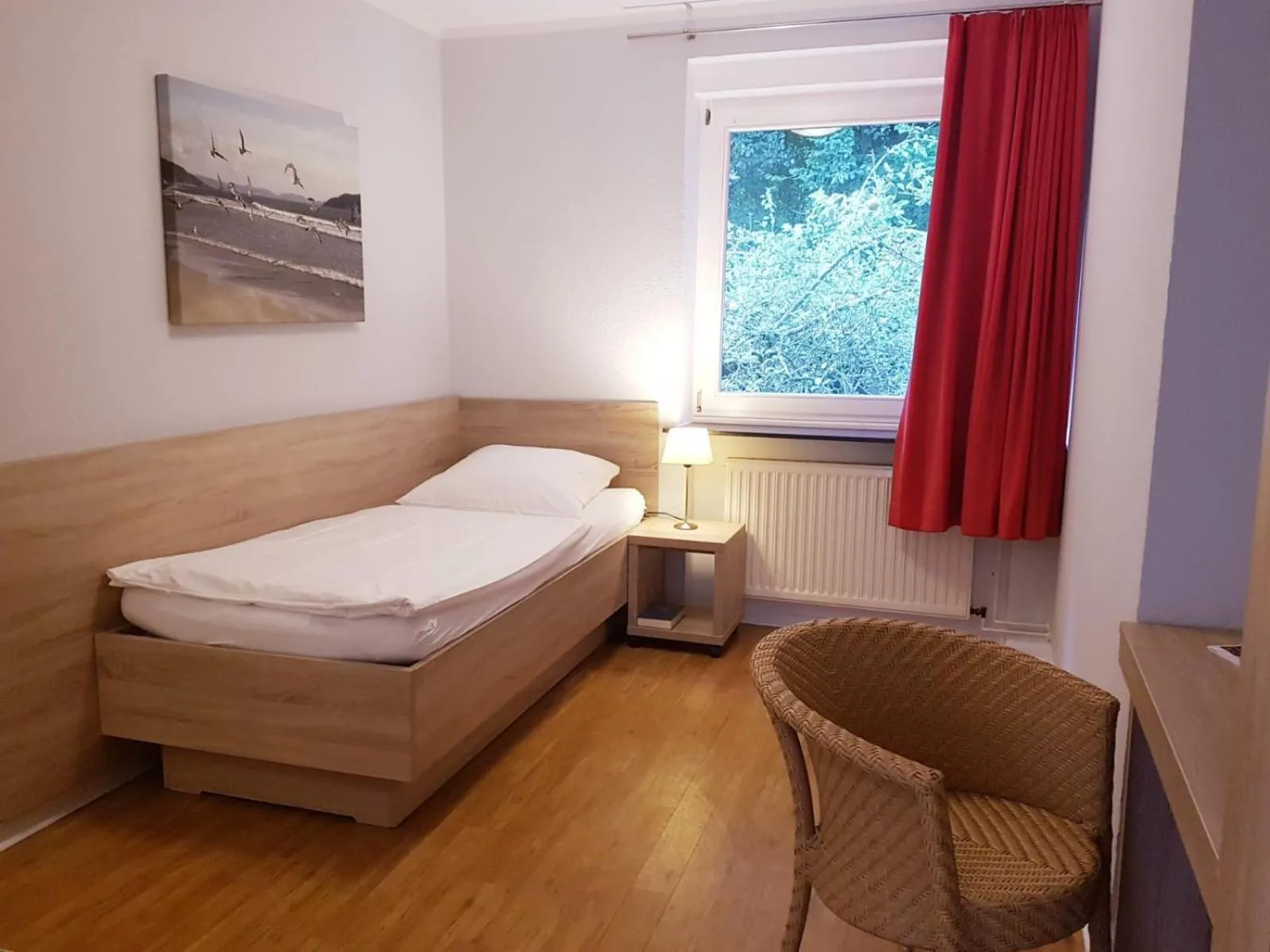 Bed in Christian Jensen Kolleg und Gästehäuser