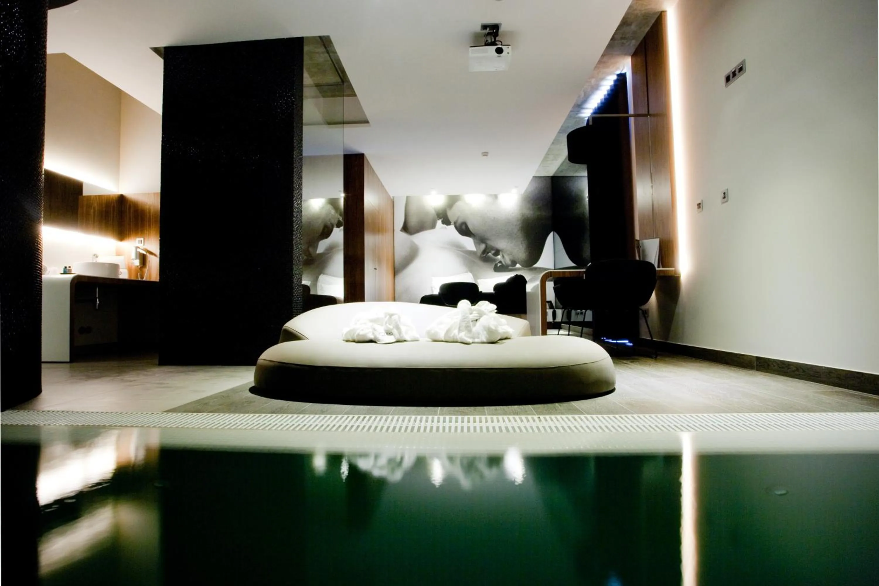 Bed in Mood - Private Suites