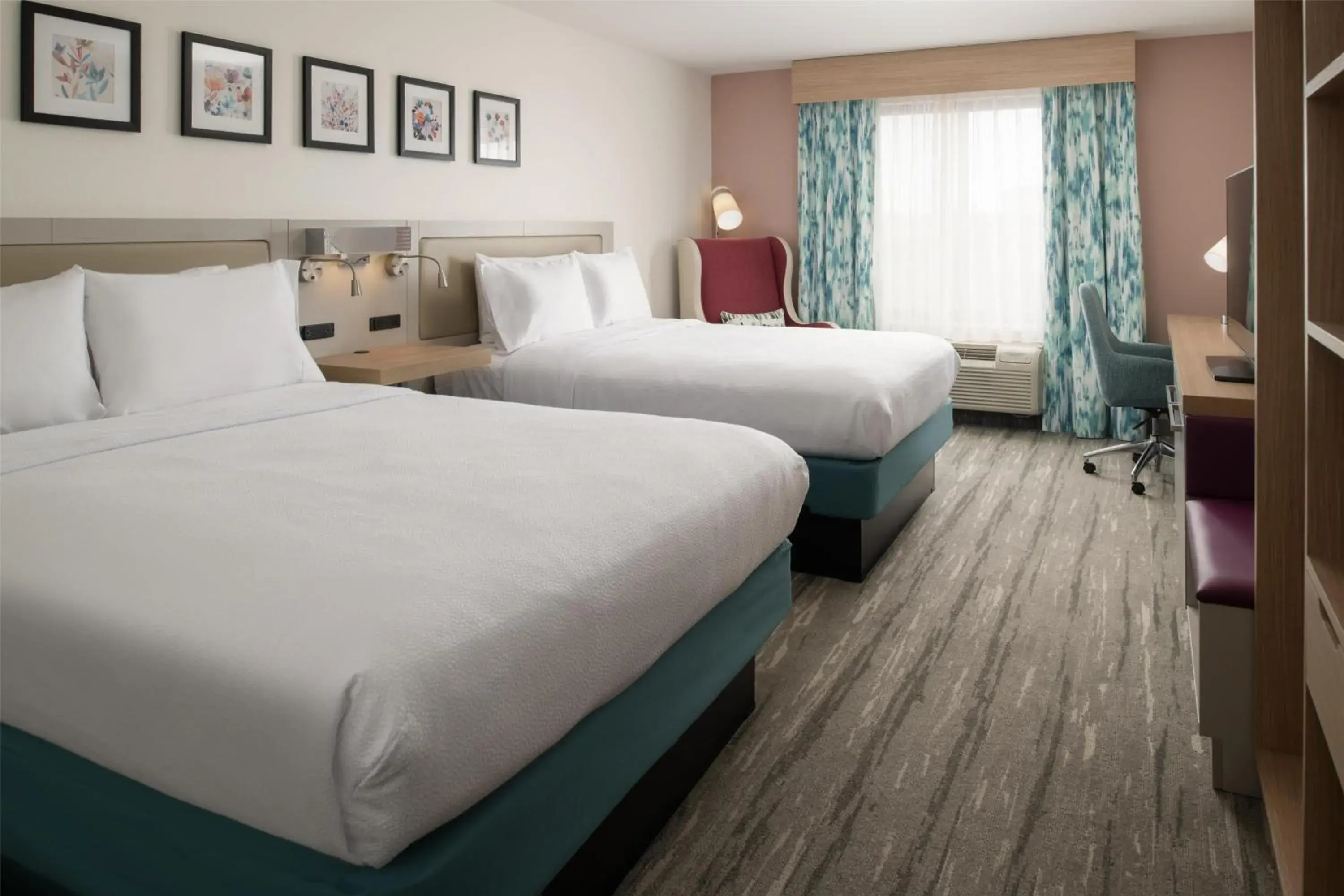 Queen Room with Two Queen Beds - Hearing Access in Hilton Garden Inn Tacoma Downtown Queen Room with Two Queen Beds - Hearing Access in Hilton Garden Inn Tacoma Downtown