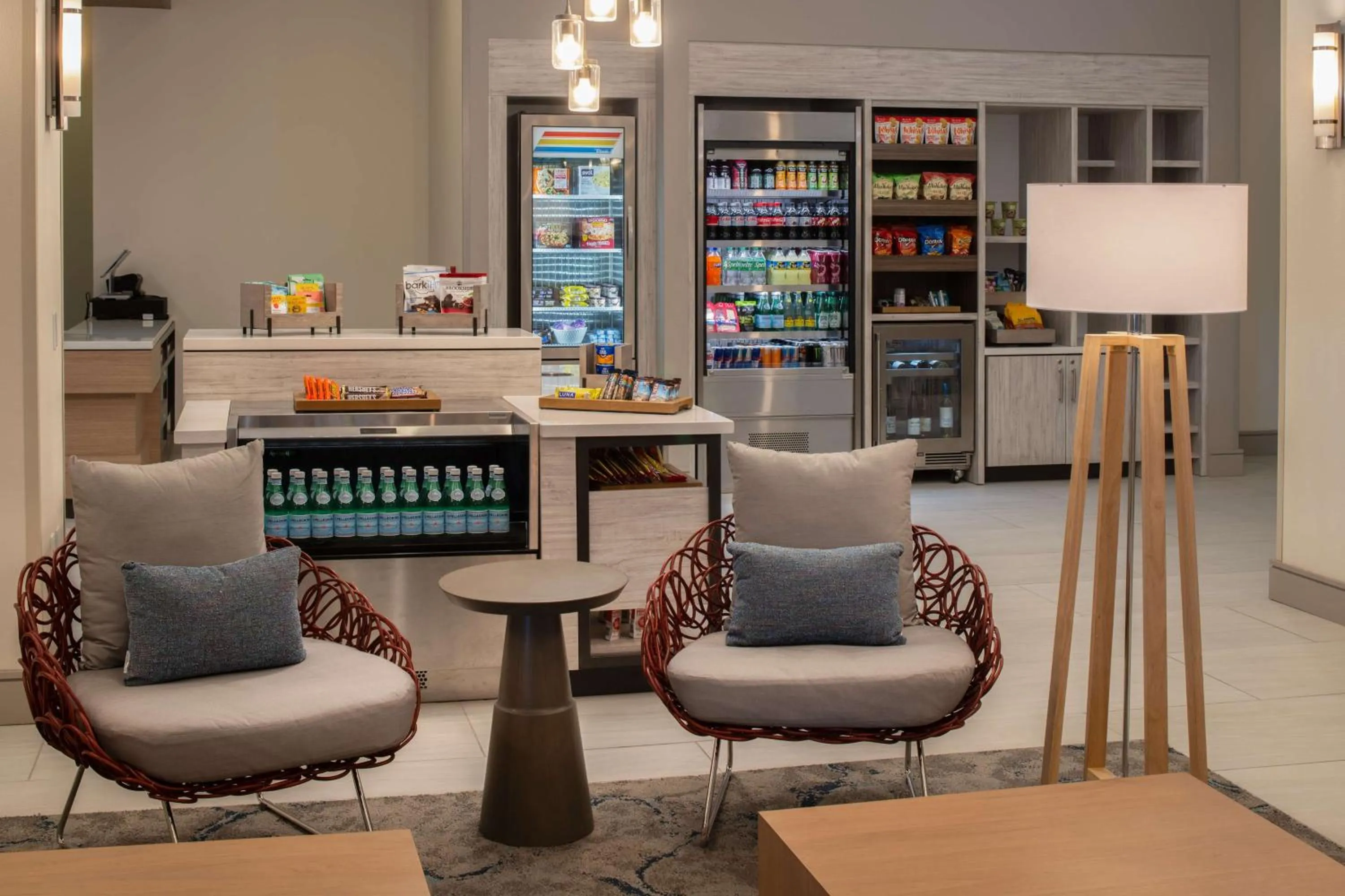 Restaurant/places to eat in Hilton Garden Inn Tacoma Downtown