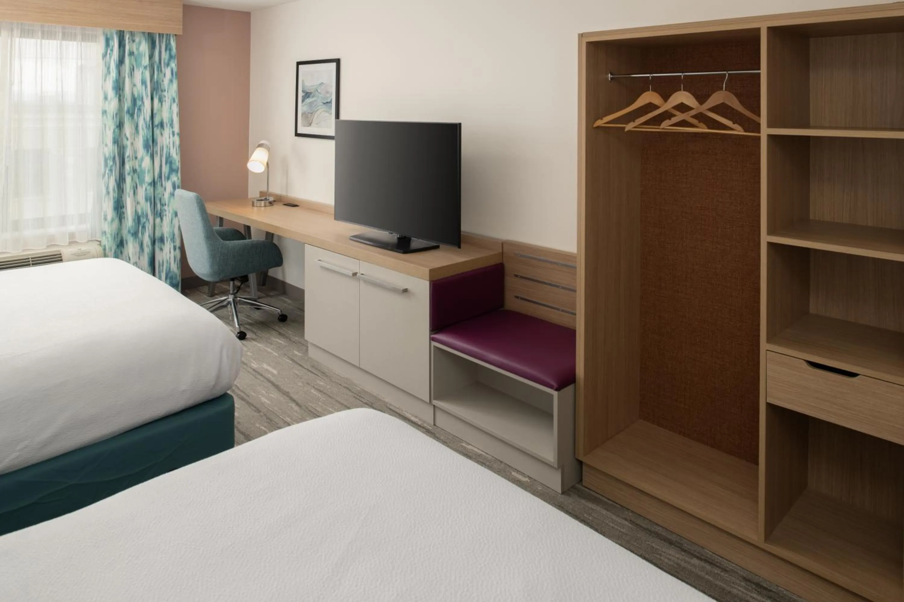 TV and multimedia, Bed in Hilton Garden Inn Tacoma Downtown