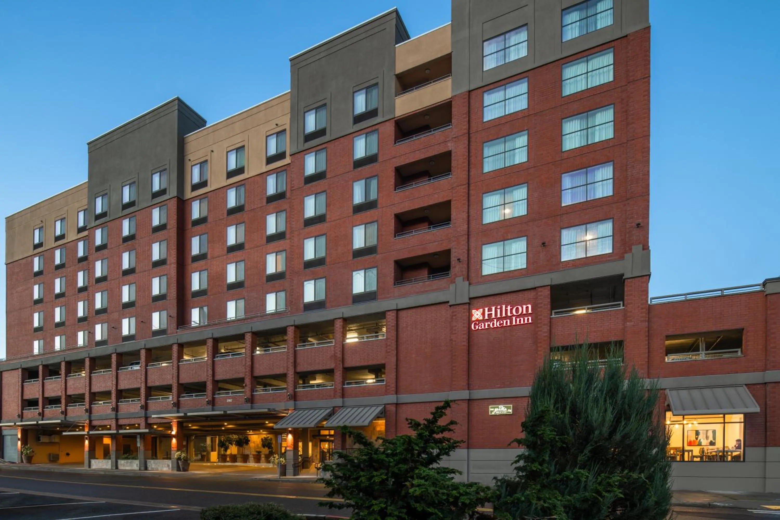 Property building in Hilton Garden Inn Tacoma Downtown
