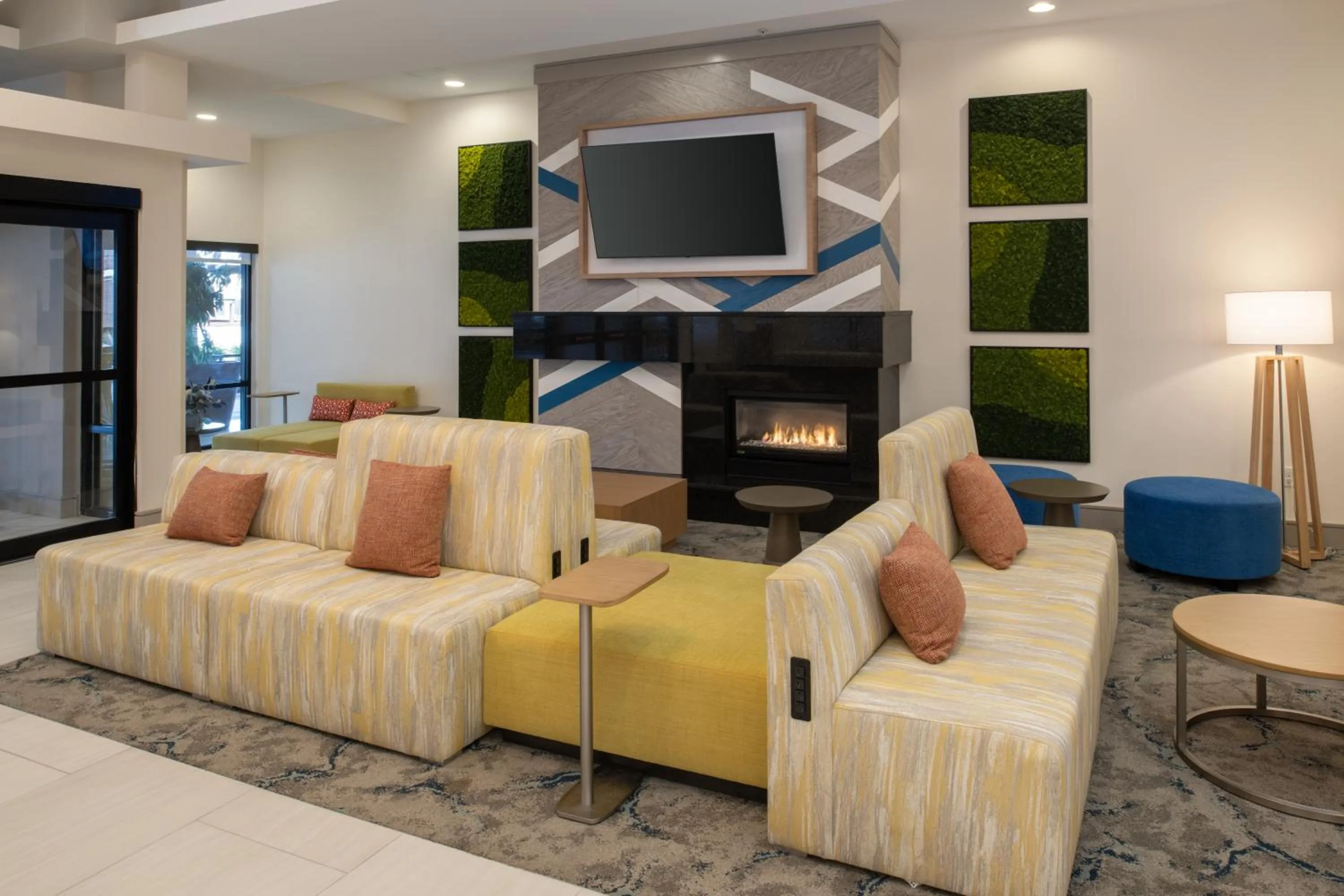 Lobby or reception in Hilton Garden Inn Tacoma Downtown