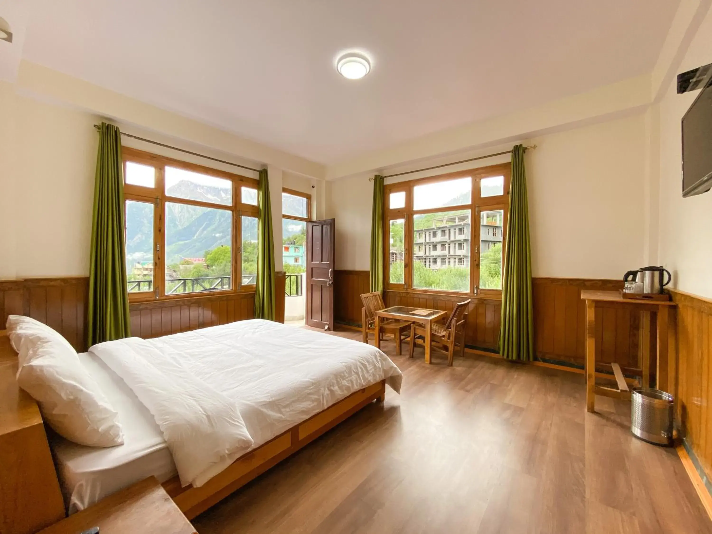 Double Room with Balcony in Hotel KALPA Double Room with Balcony in Hotel KALPA